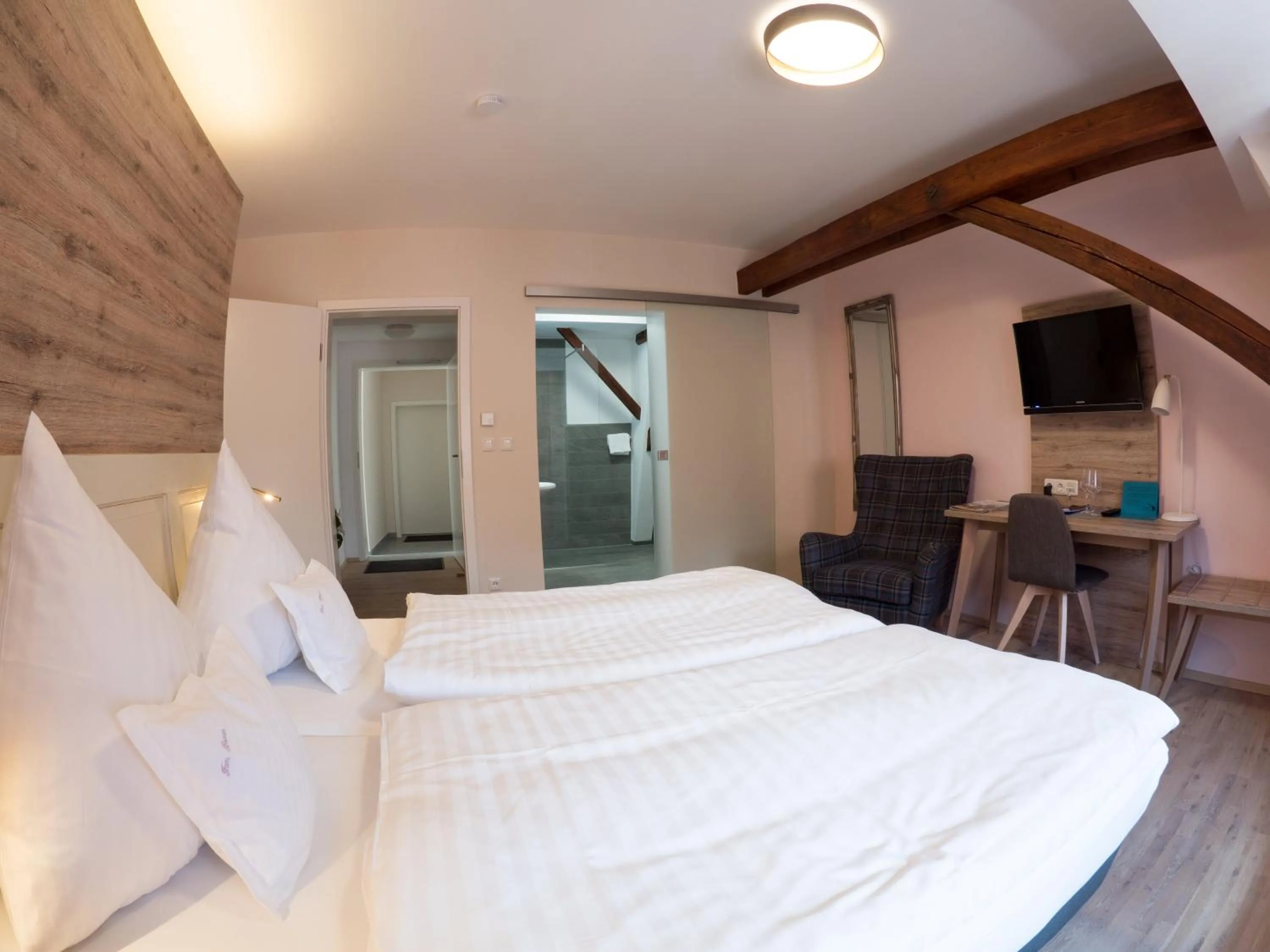 Bed in Hotel - Weinbar FAHR AWAY