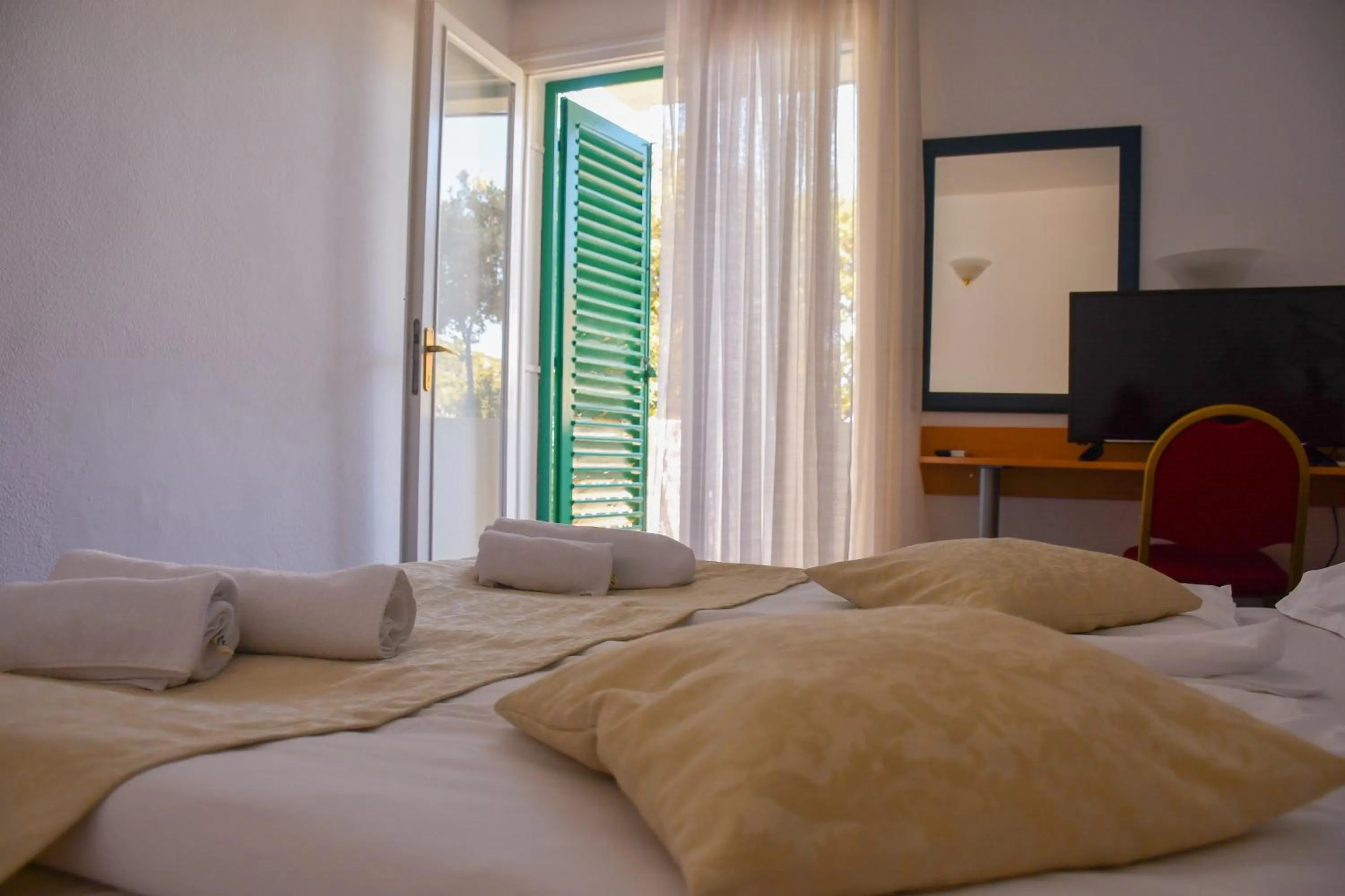 Standard Double Room in Hotel Sirena Hvar