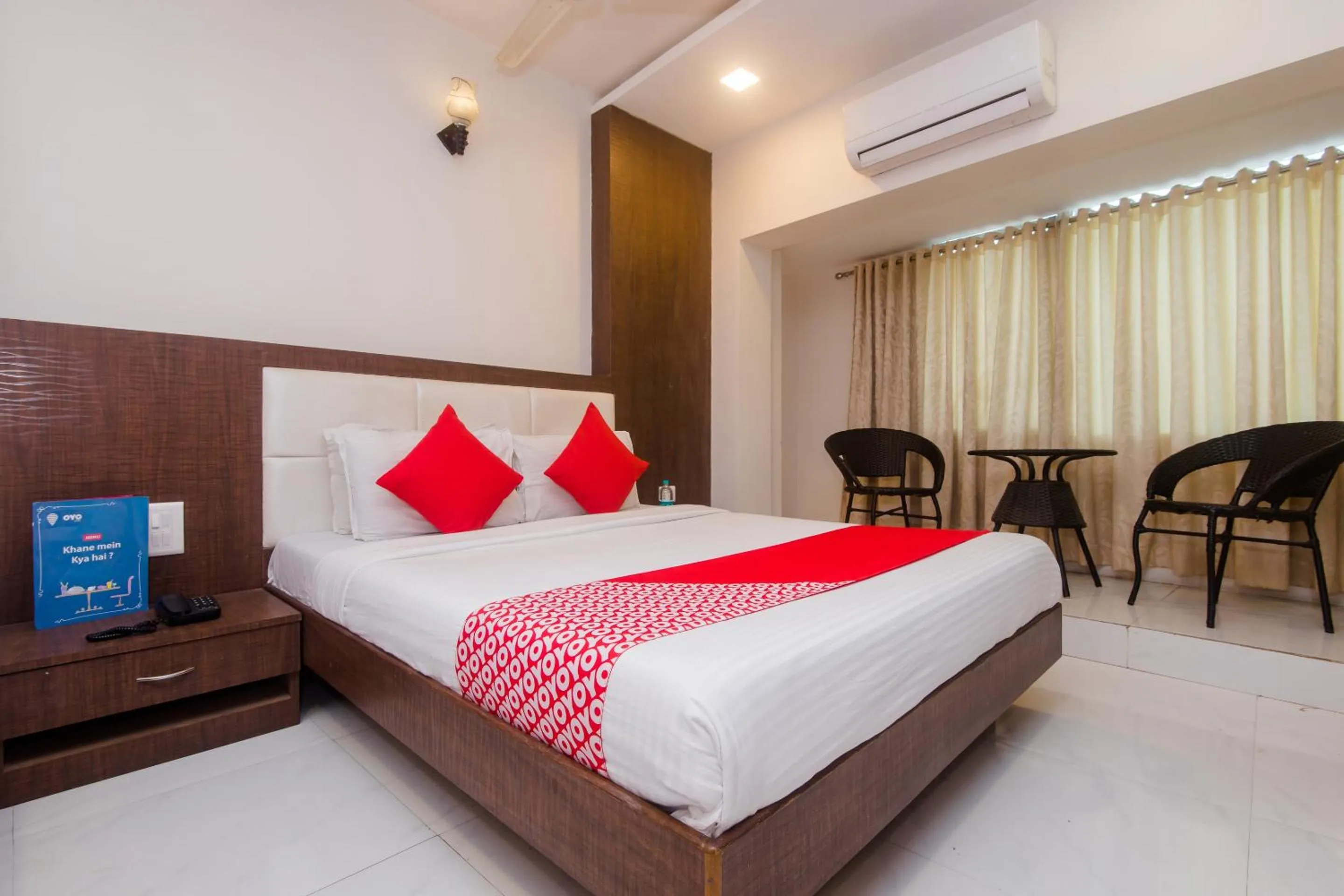 Bedroom in Hotel O Alfa Grand Near Chhatrapati Shivaji International Airport