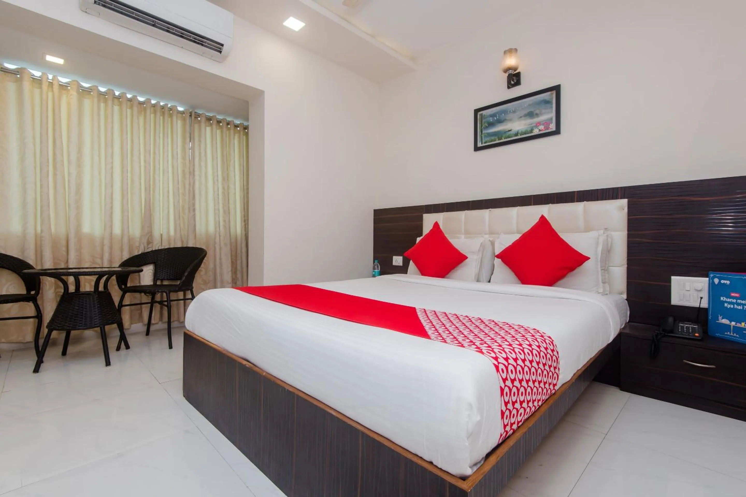 Bedroom in Hotel O Alfa Grand Near Chhatrapati Shivaji International Airport