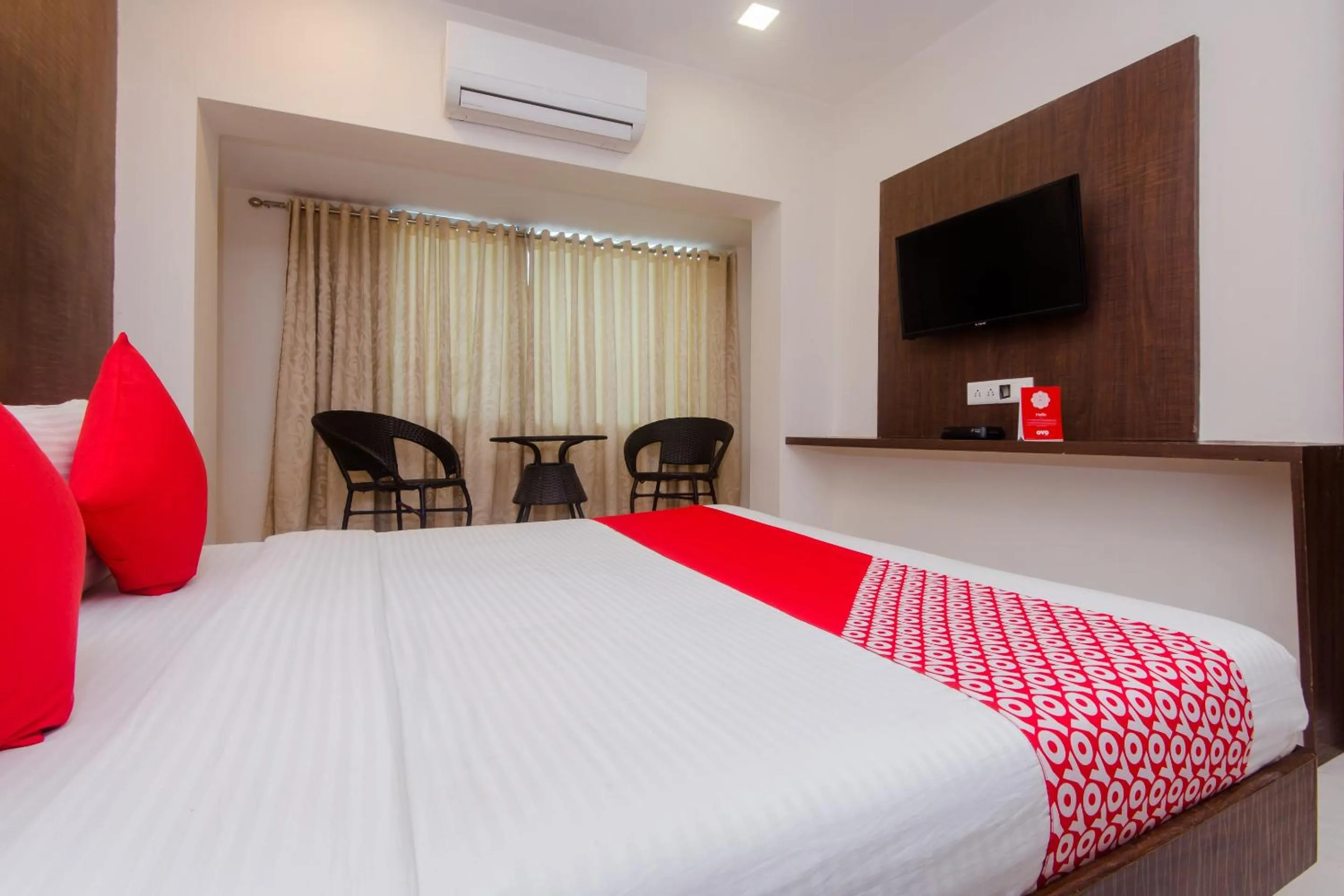 Bedroom in Hotel O Alfa Grand Near Chhatrapati Shivaji International Airport