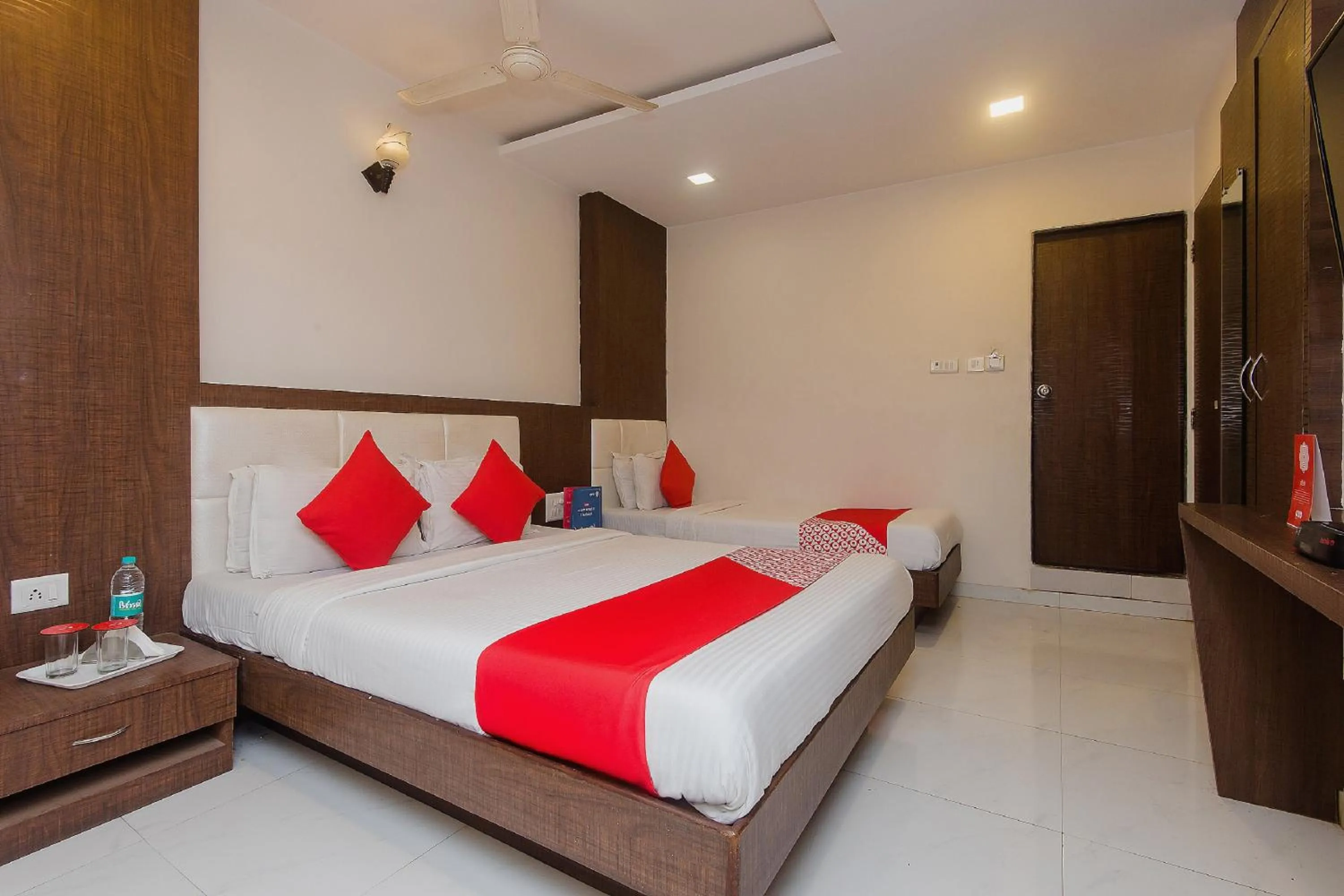 Bedroom in Hotel O Alfa Grand Near Chhatrapati Shivaji International Airport