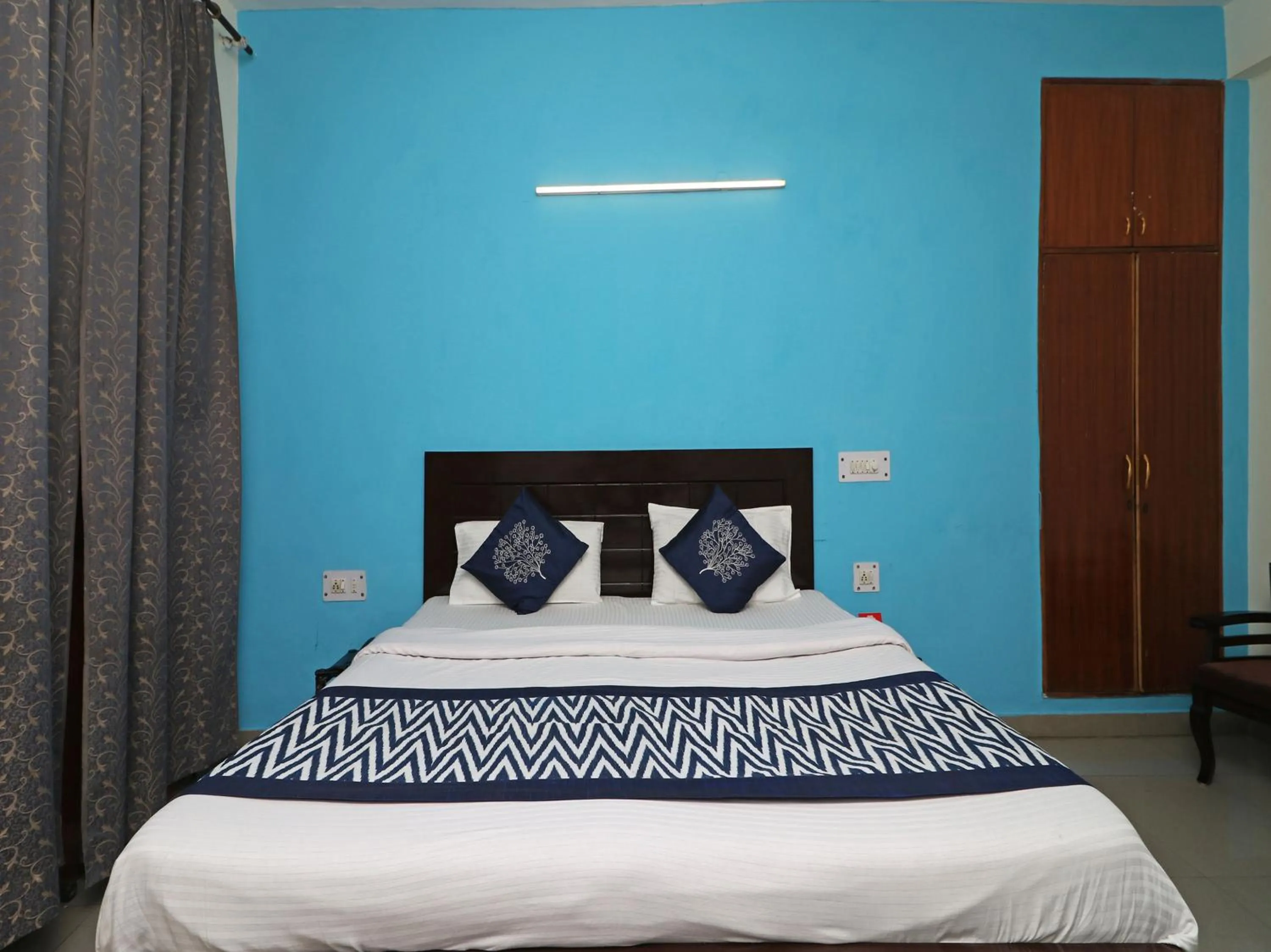 Bedroom, Bed in Hotel Akash Palace