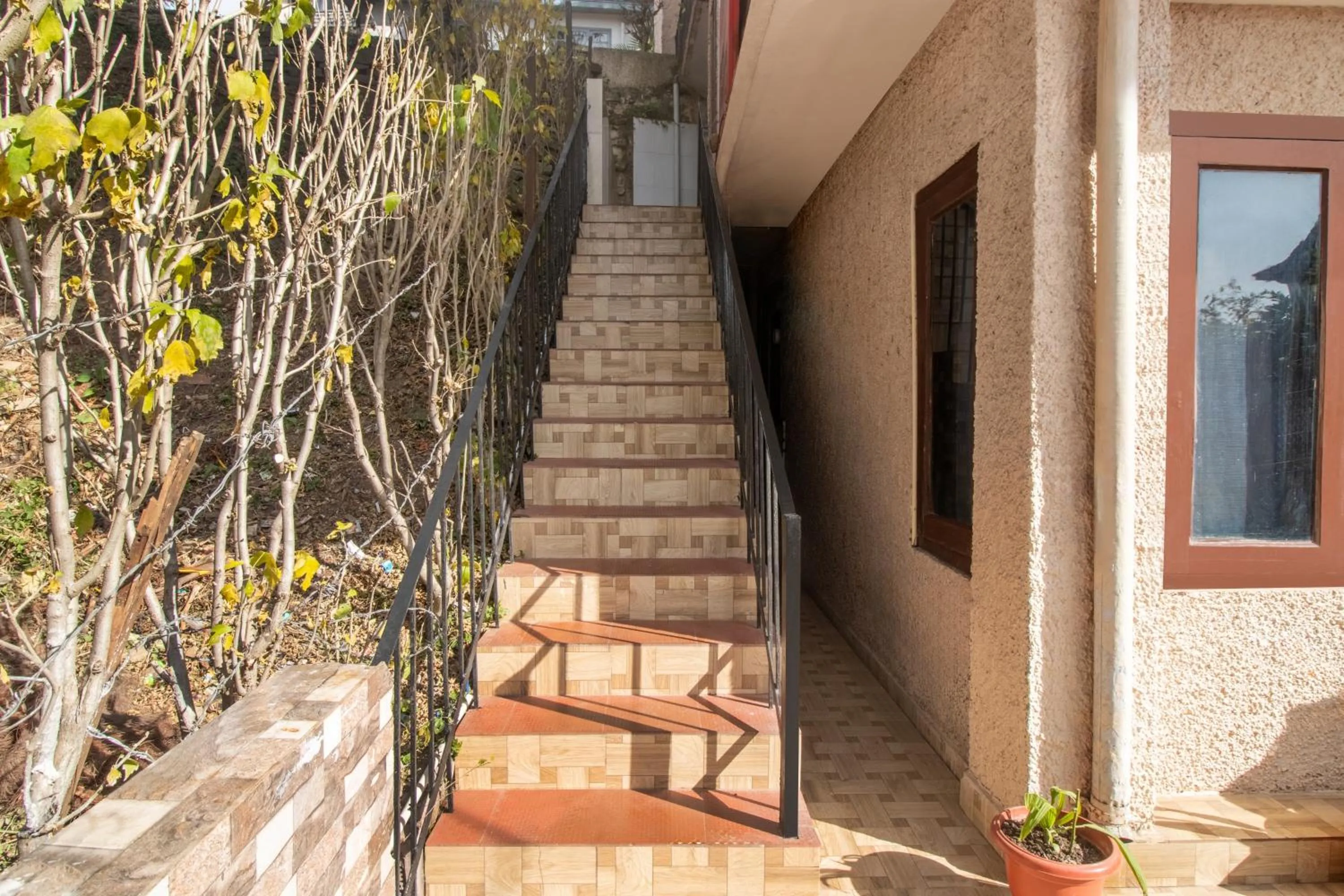 Lobby or reception in Itsy Hotels Avantika With Forest View