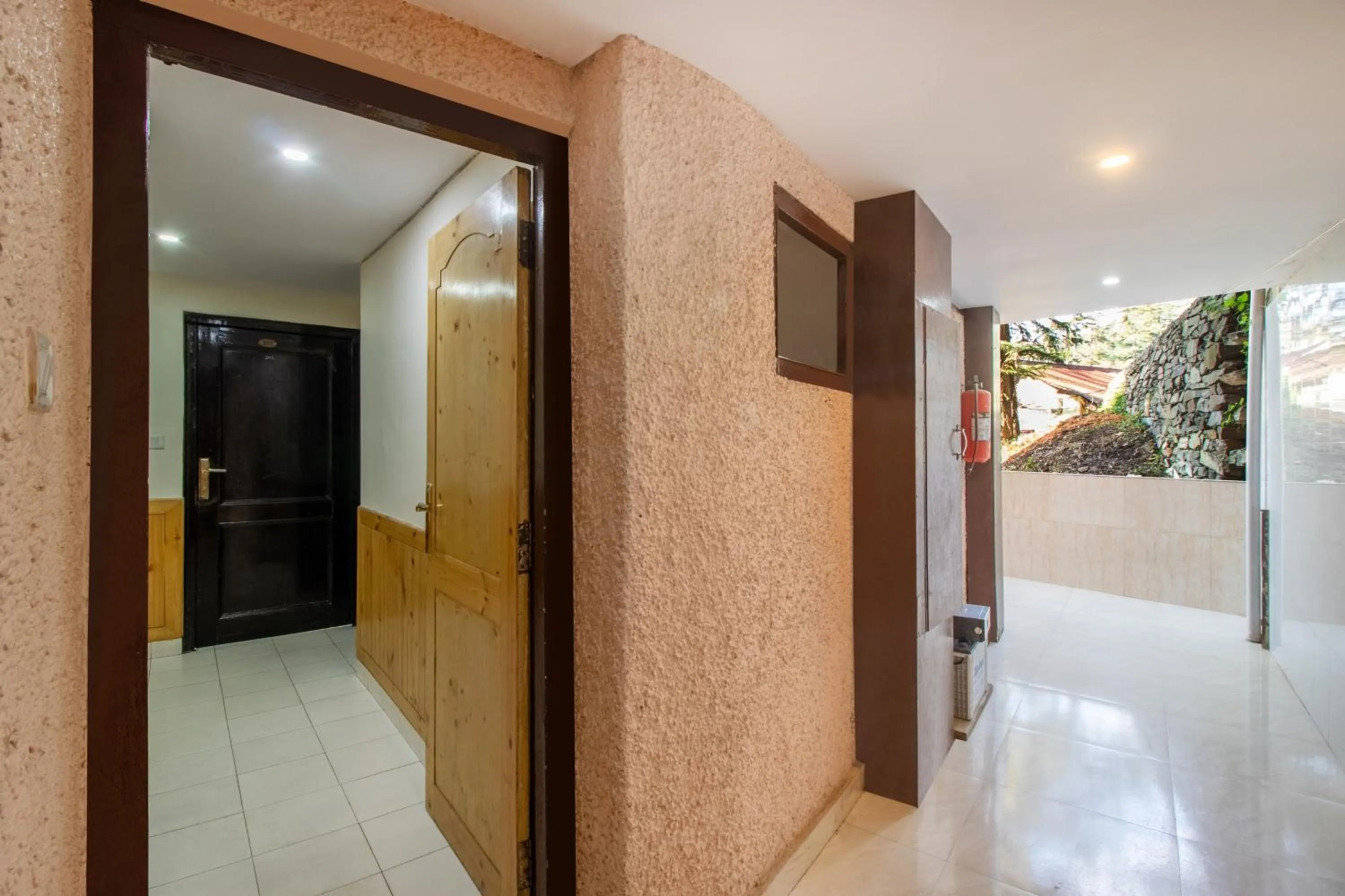 Lobby or reception in Itsy Hotels Avantika With Forest View