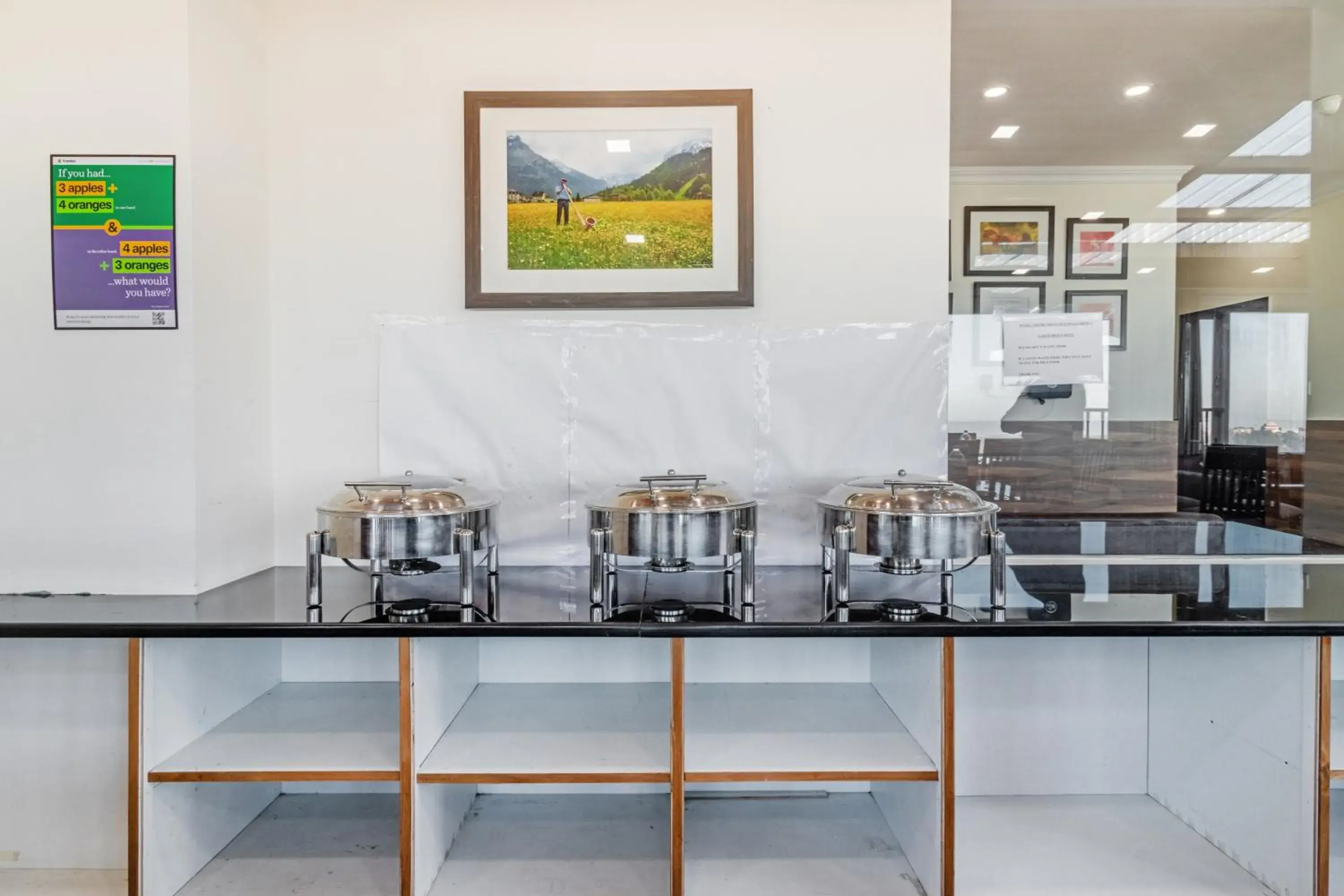 Restaurant/places to eat in Treebo Maharaja, Near Mall Road Restaurant/places to eat in Treebo Maharaja, Near Mall Road