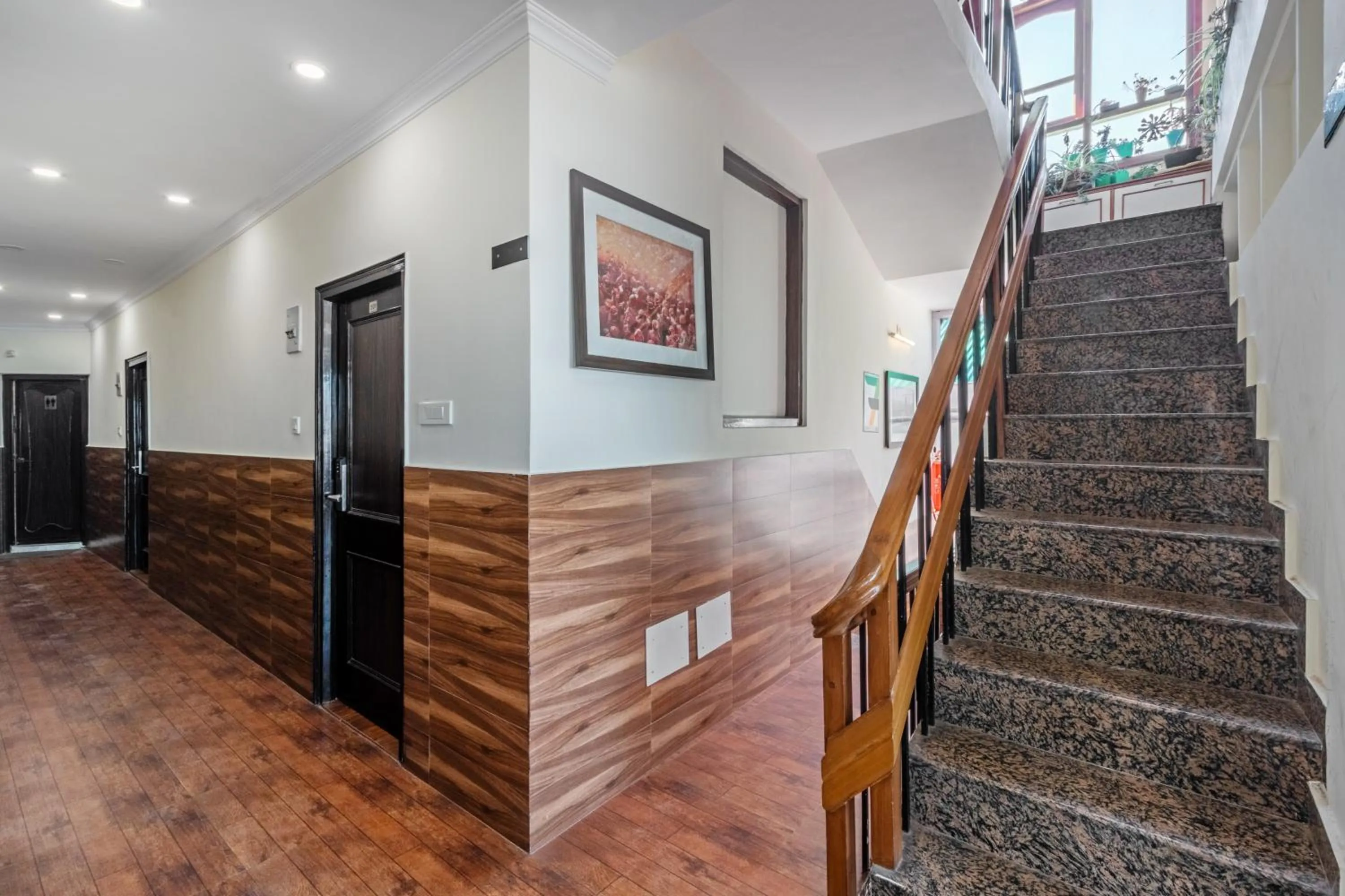 Lobby or reception in Treebo Maharaja, Near Mall Road