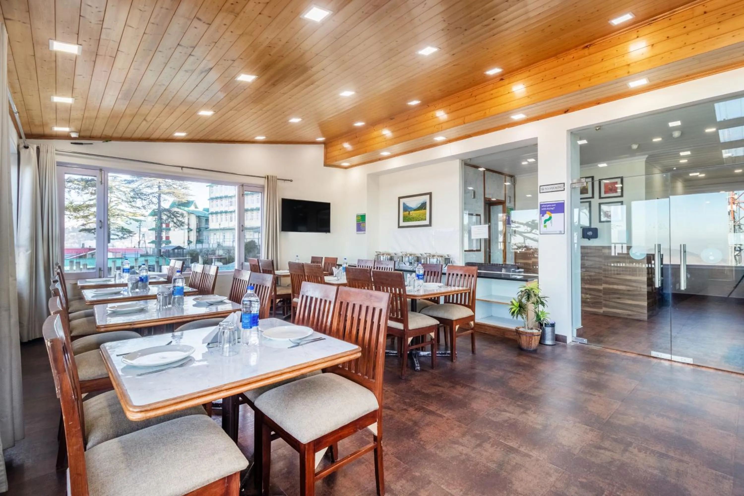 Restaurant/places to eat in Treebo Maharaja, Near Mall Road