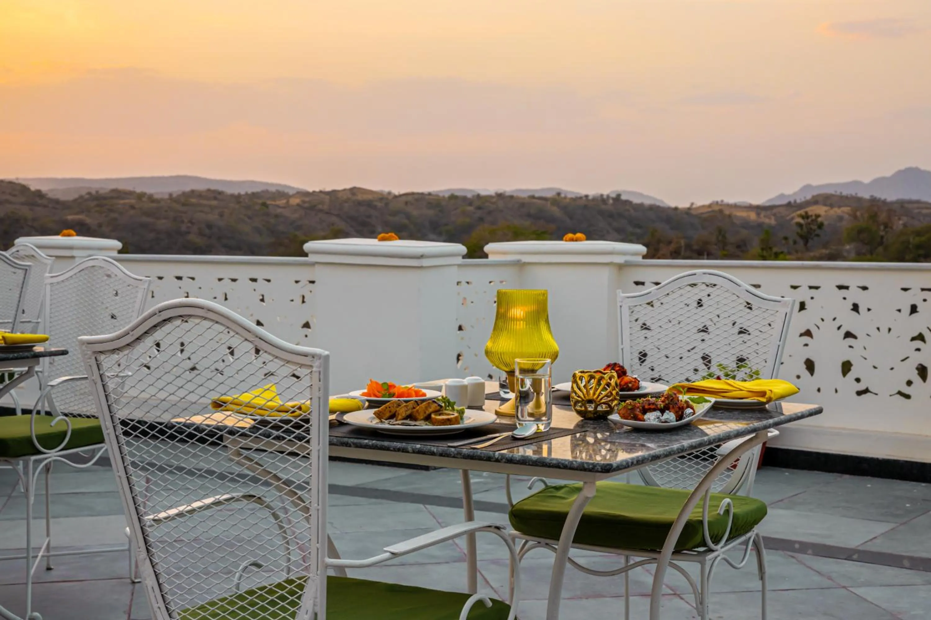 Restaurant/places to eat in Tree of Life Vantara Resort & Spa