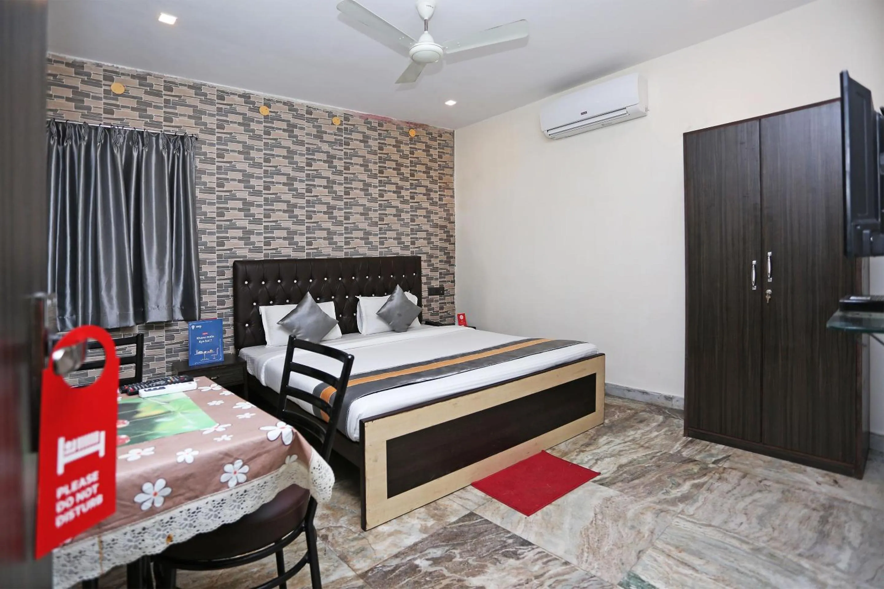 Bedroom, Bed in Super Collection O Church View Near St. Thomas's Church