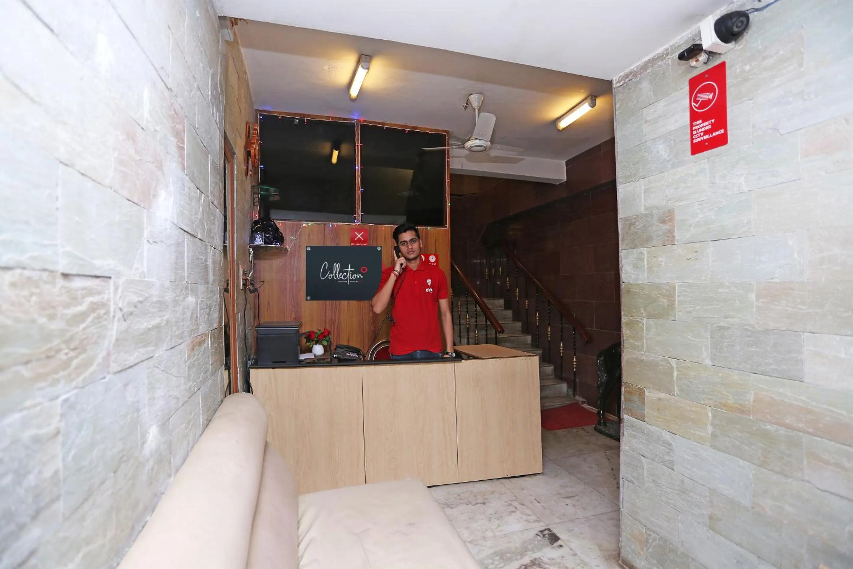 Lobby or reception in Collection O Church View Near St. Thomas's Church