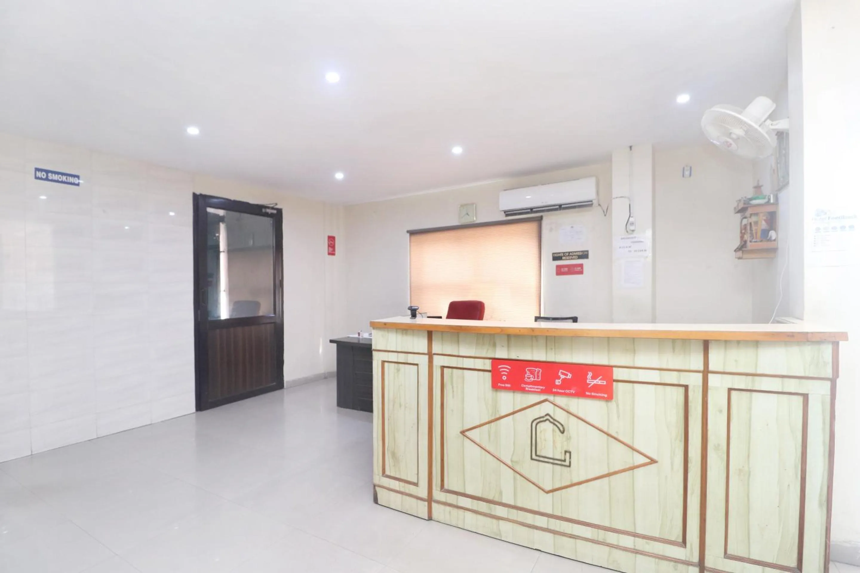 Lobby or reception in HOTEL WHITE STONE RESIDENCY