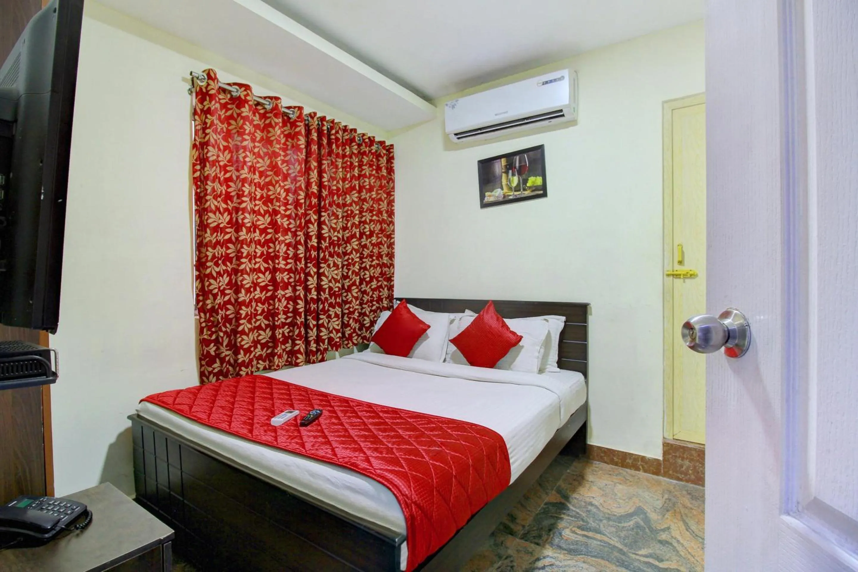 Bedroom, Bed in Hotel O India Gate