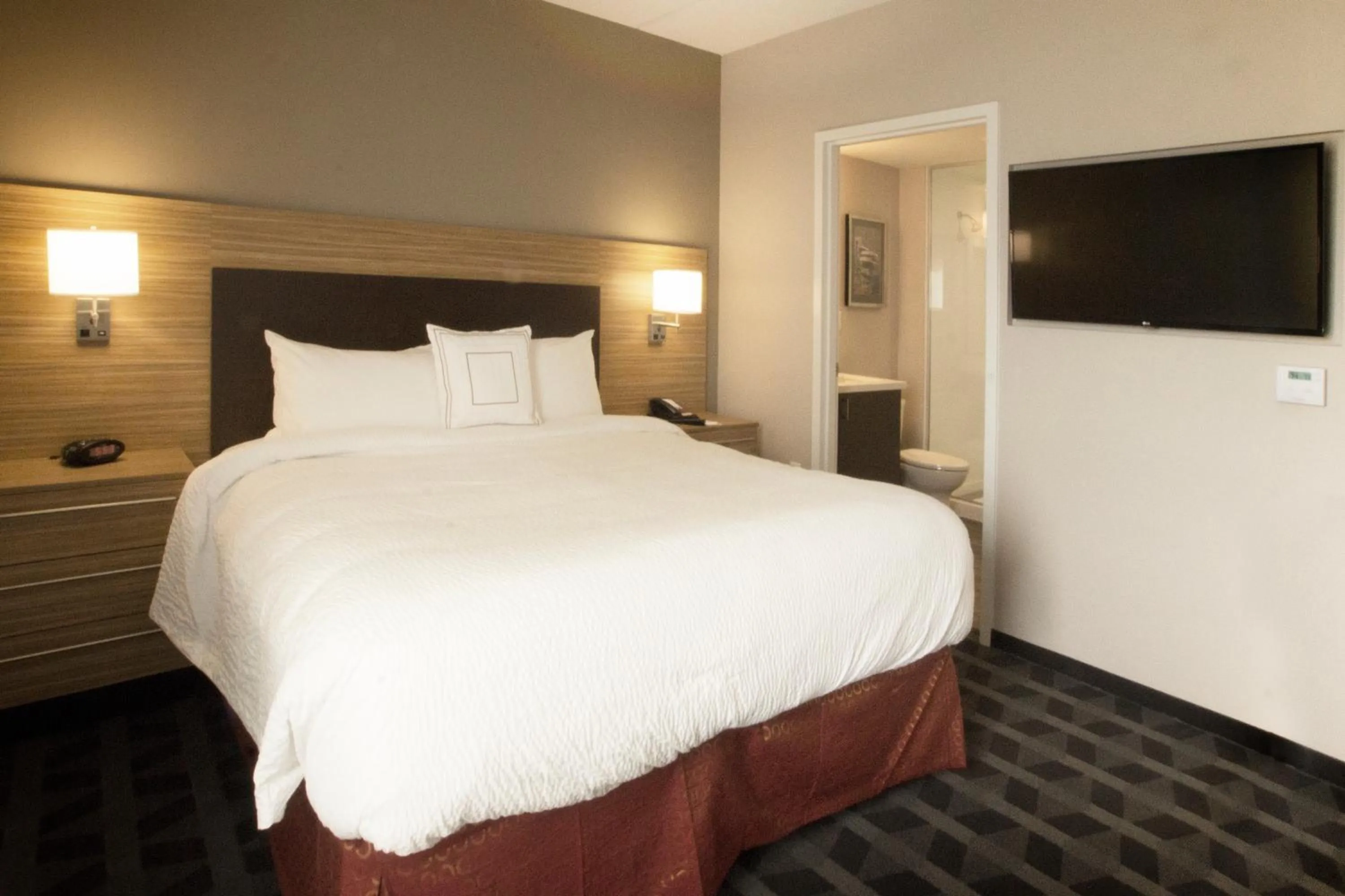 Bedroom, Bed in TownePlace Suites by Marriott Pittsburgh Cranberry Township