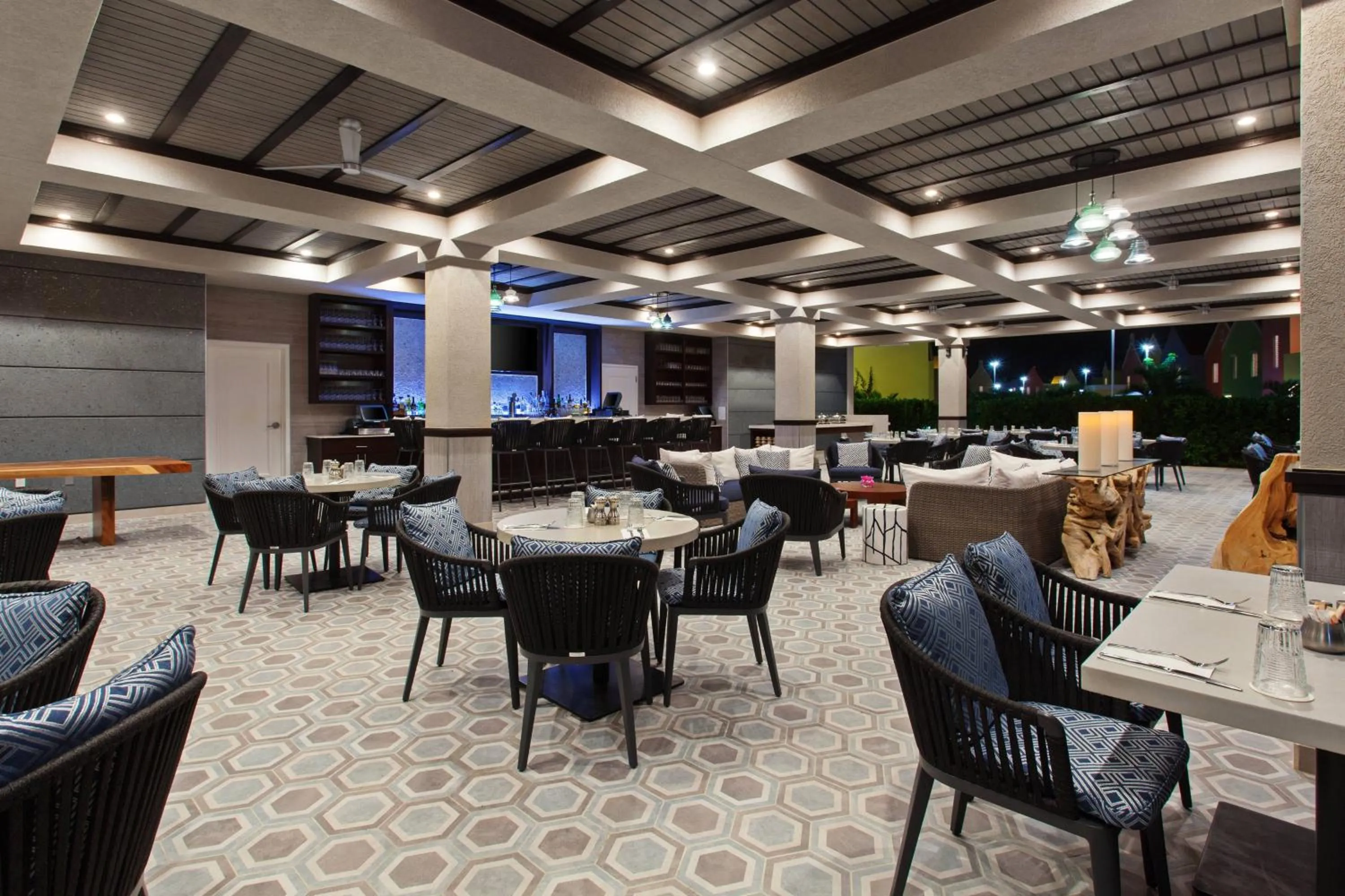 Restaurant/places to eat in Courtyard by Marriott Bonaire Dive Resort