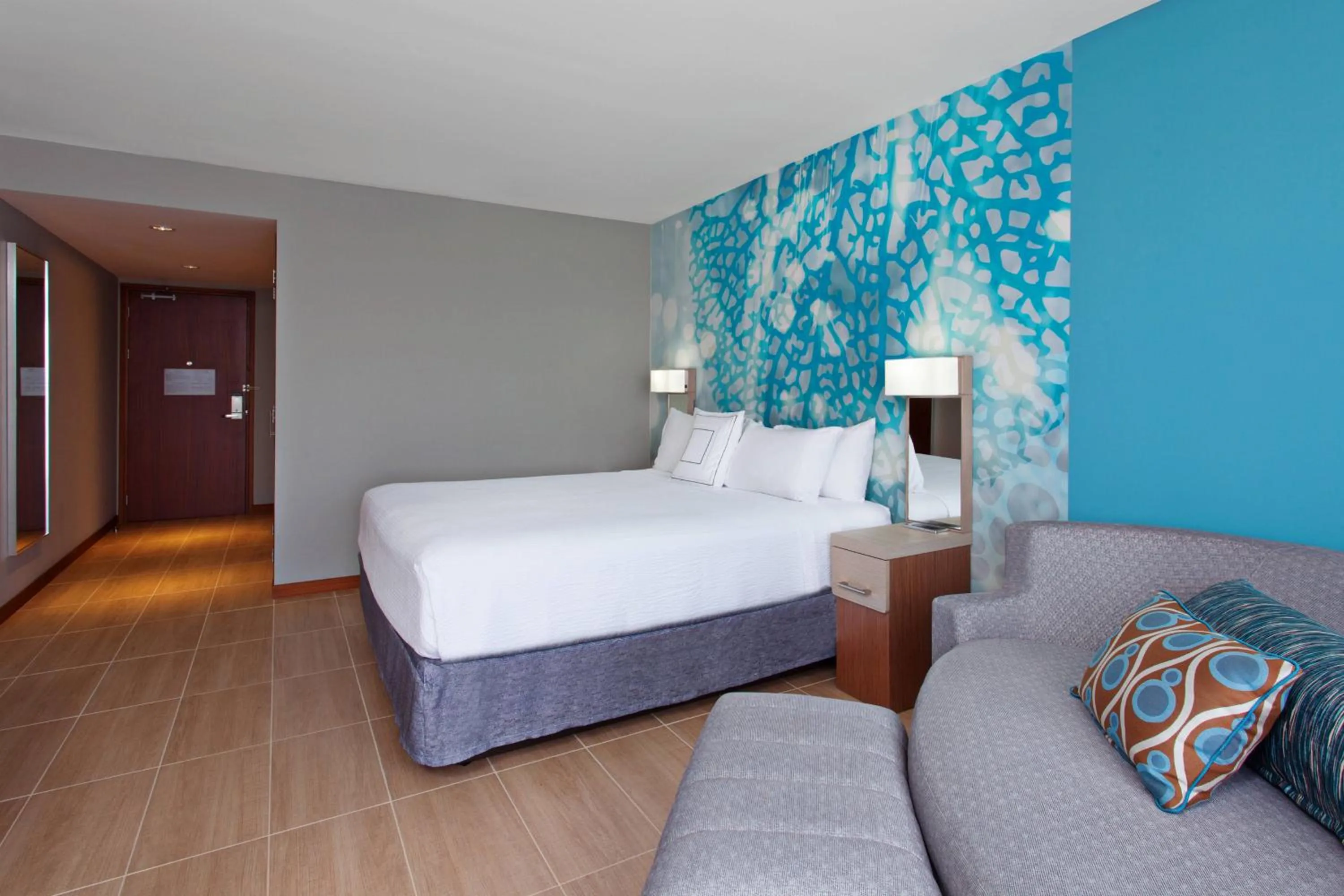 Photo of the whole room, Bed in Courtyard by Marriott Bonaire Dive Resort