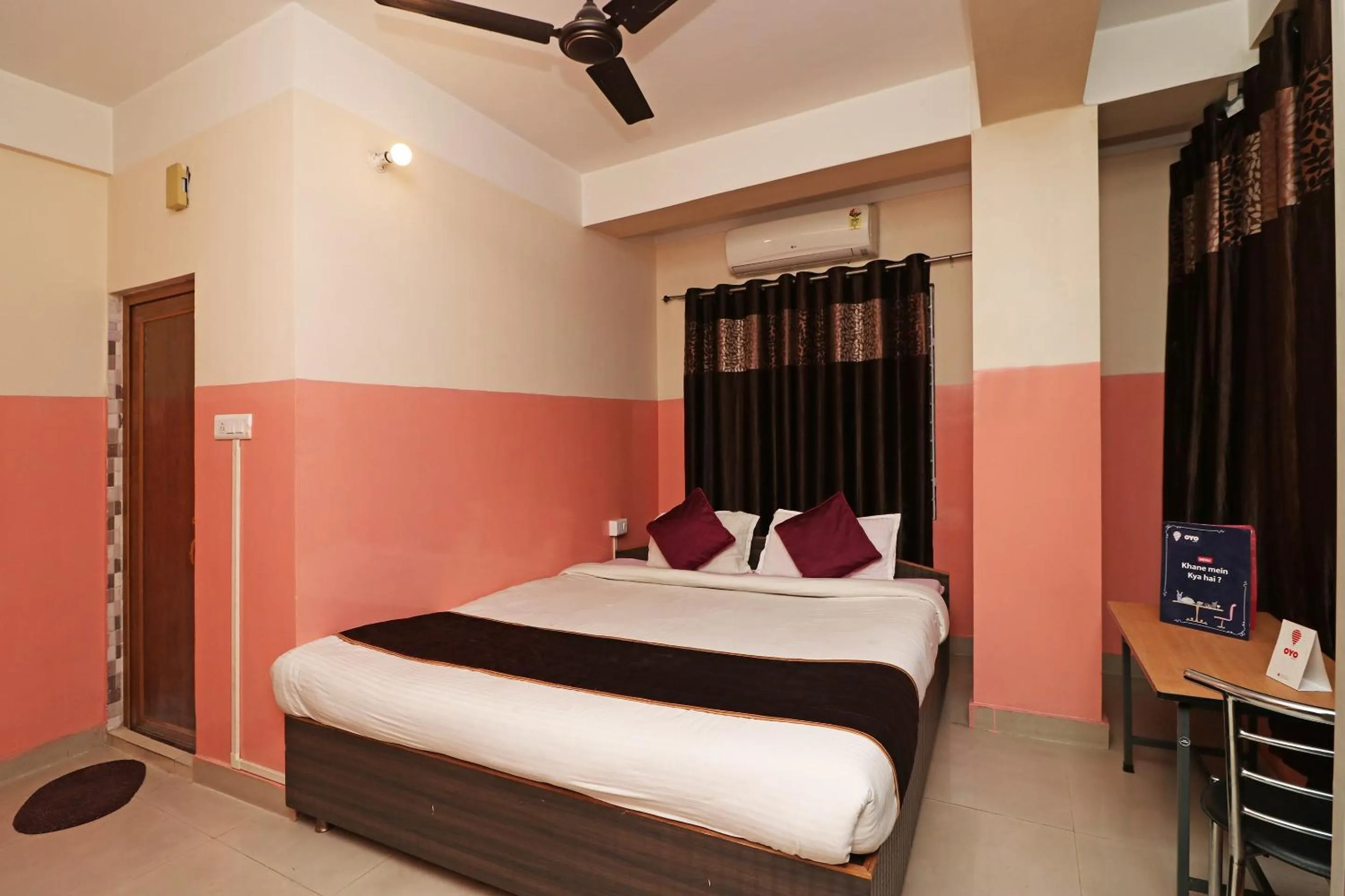 Bedroom, Bed in Super Hotel O Prabha Palace Lodge