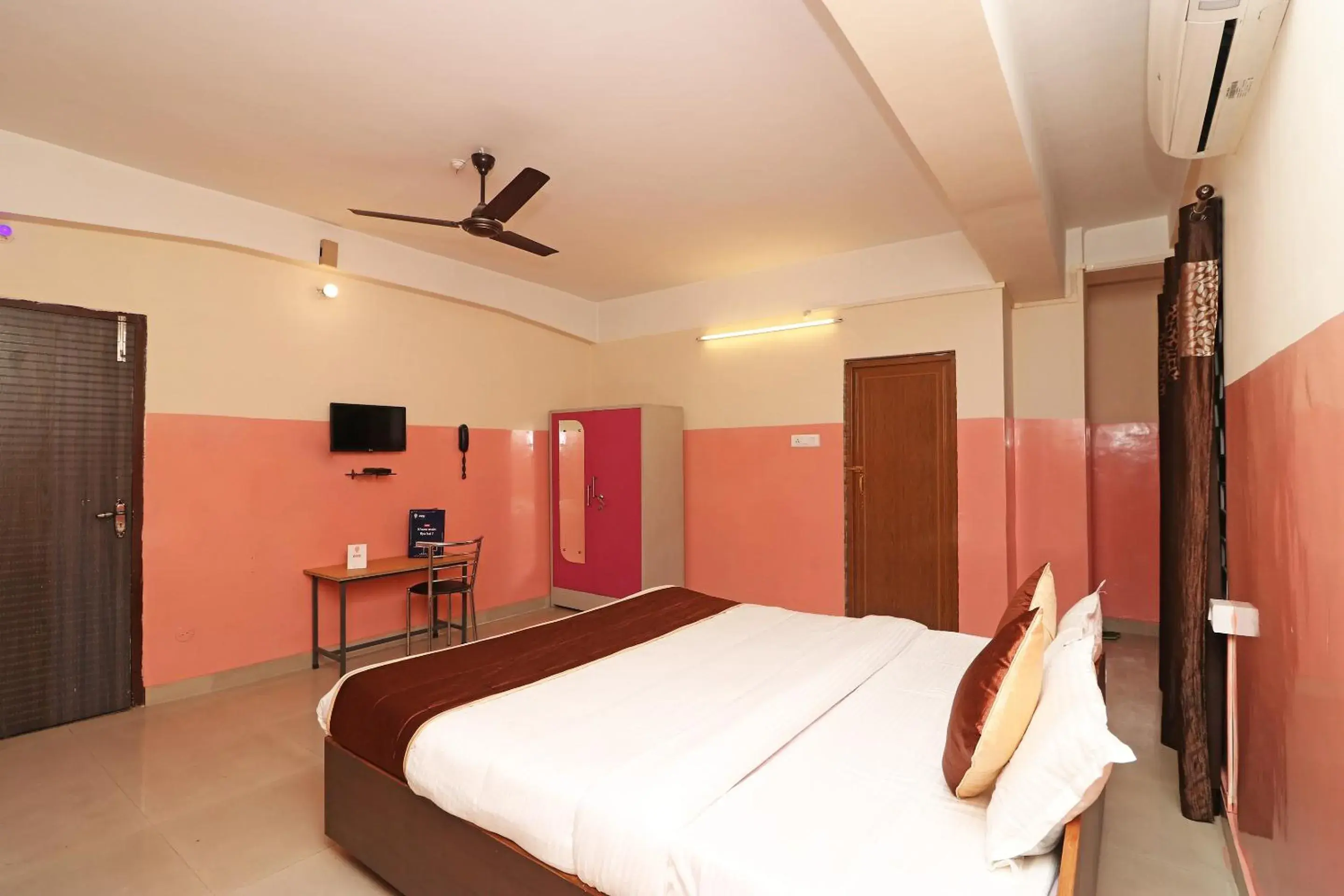 Lobby or reception, Bed in Hotel O Prabha Palace Lodge Lobby or reception, Bed in Hotel O Prabha Palace Lodge