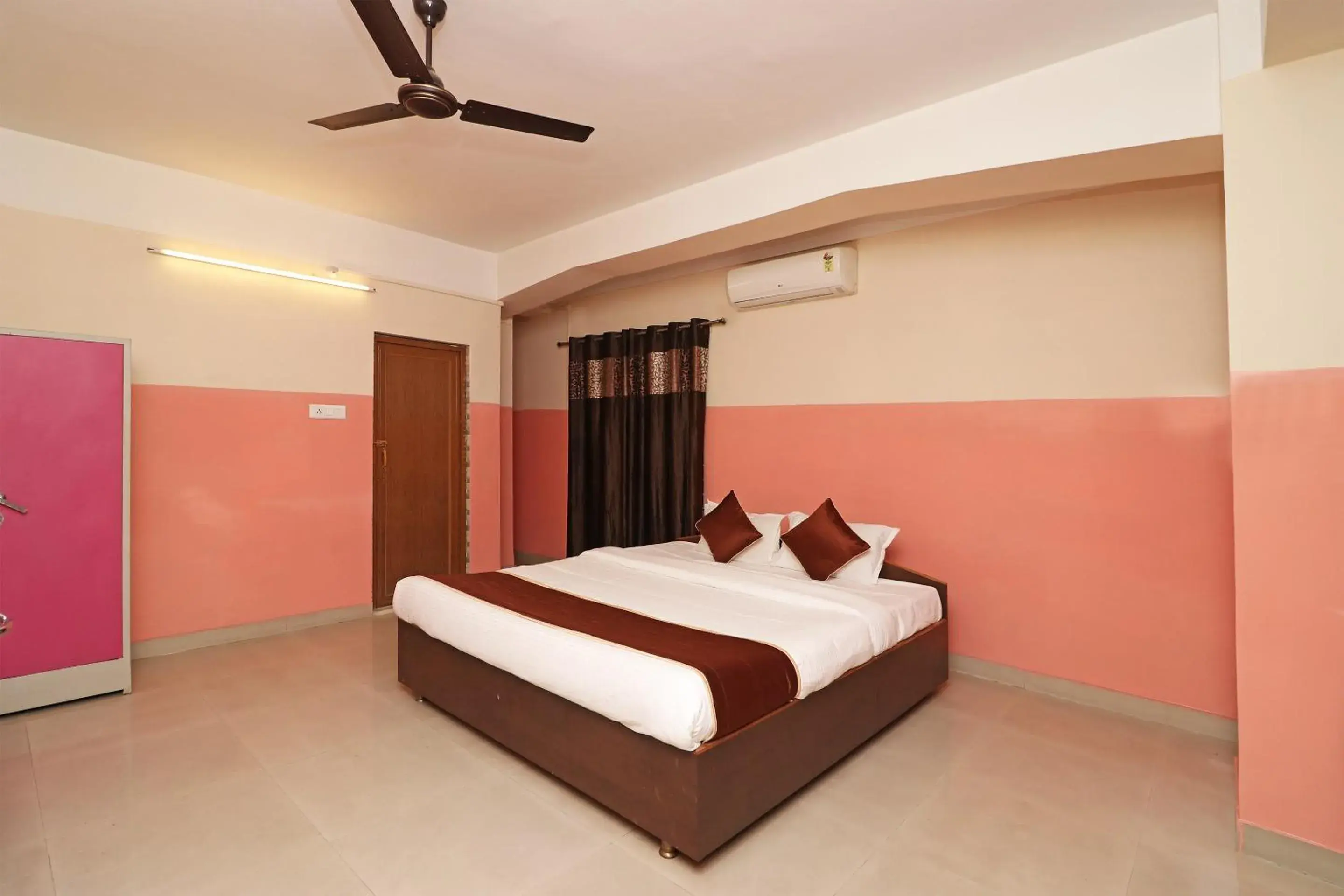 Bedroom, Bed in Hotel O Prabha Palace Lodge Bedroom, Bed in Hotel O Prabha Palace Lodge