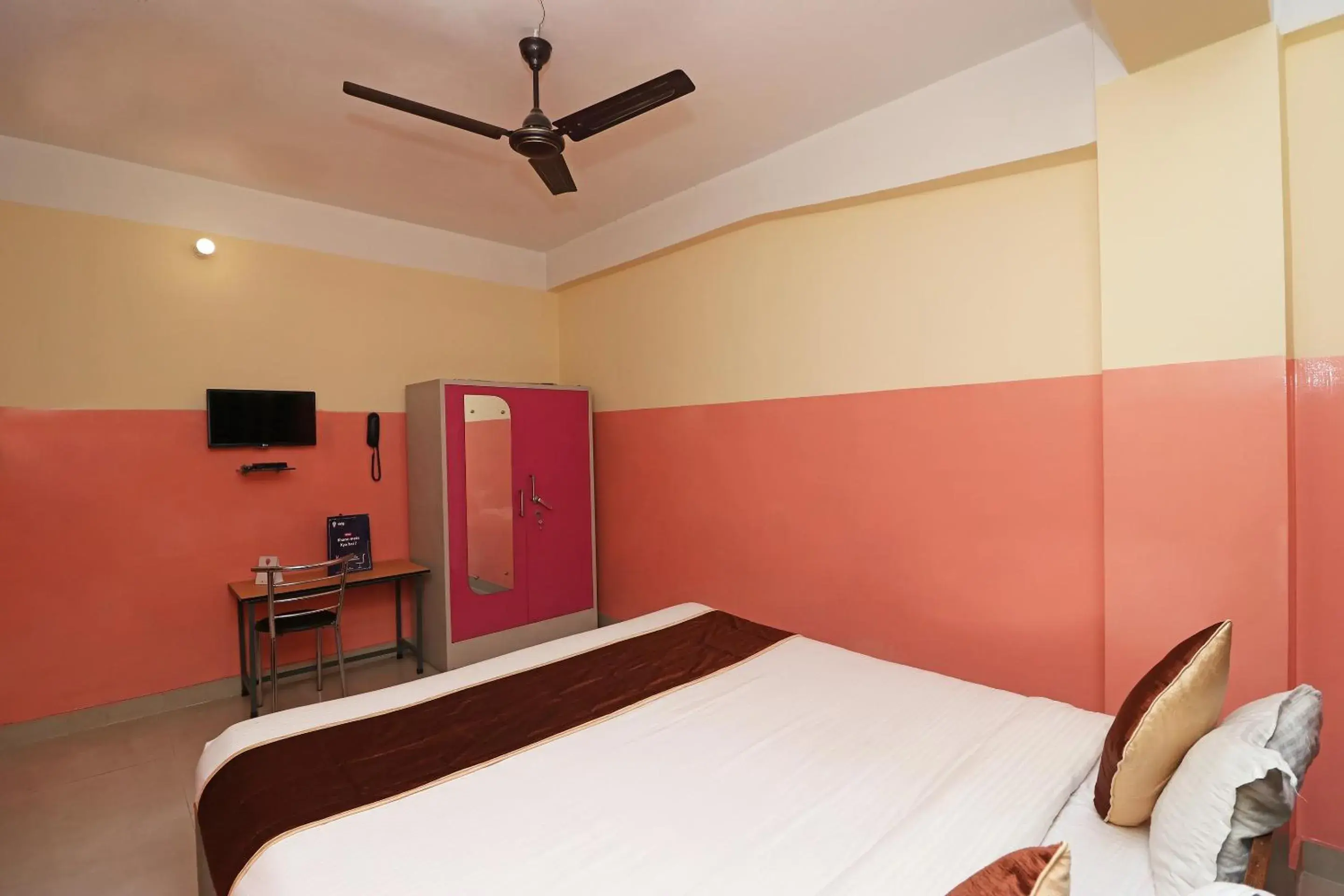 Bedroom, Bed in Super Hotel O Prabha Palace Lodge Bedroom, Bed in Super Hotel O Prabha Palace Lodge