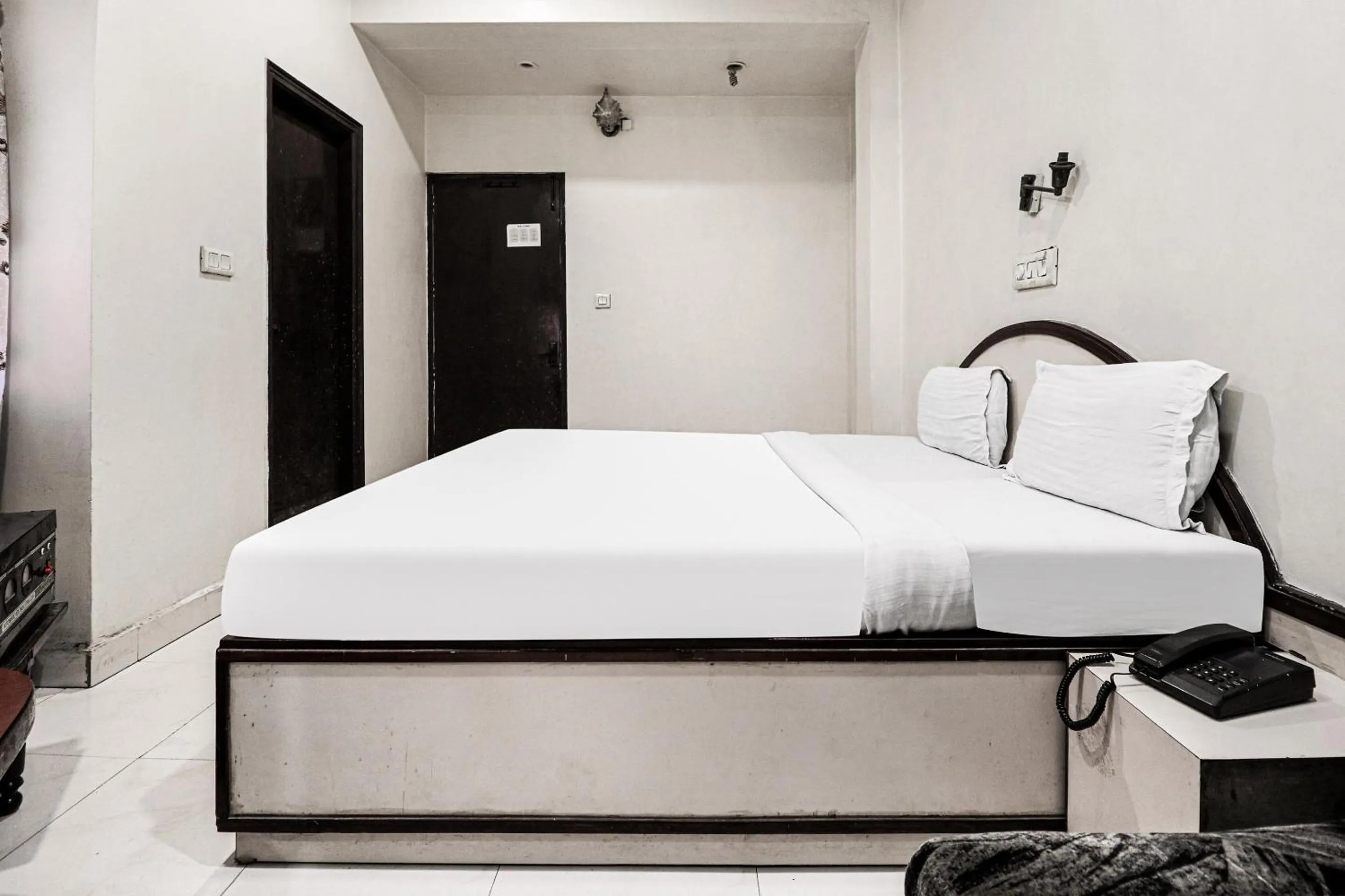 Bedroom, Bed in Hotel O Surya