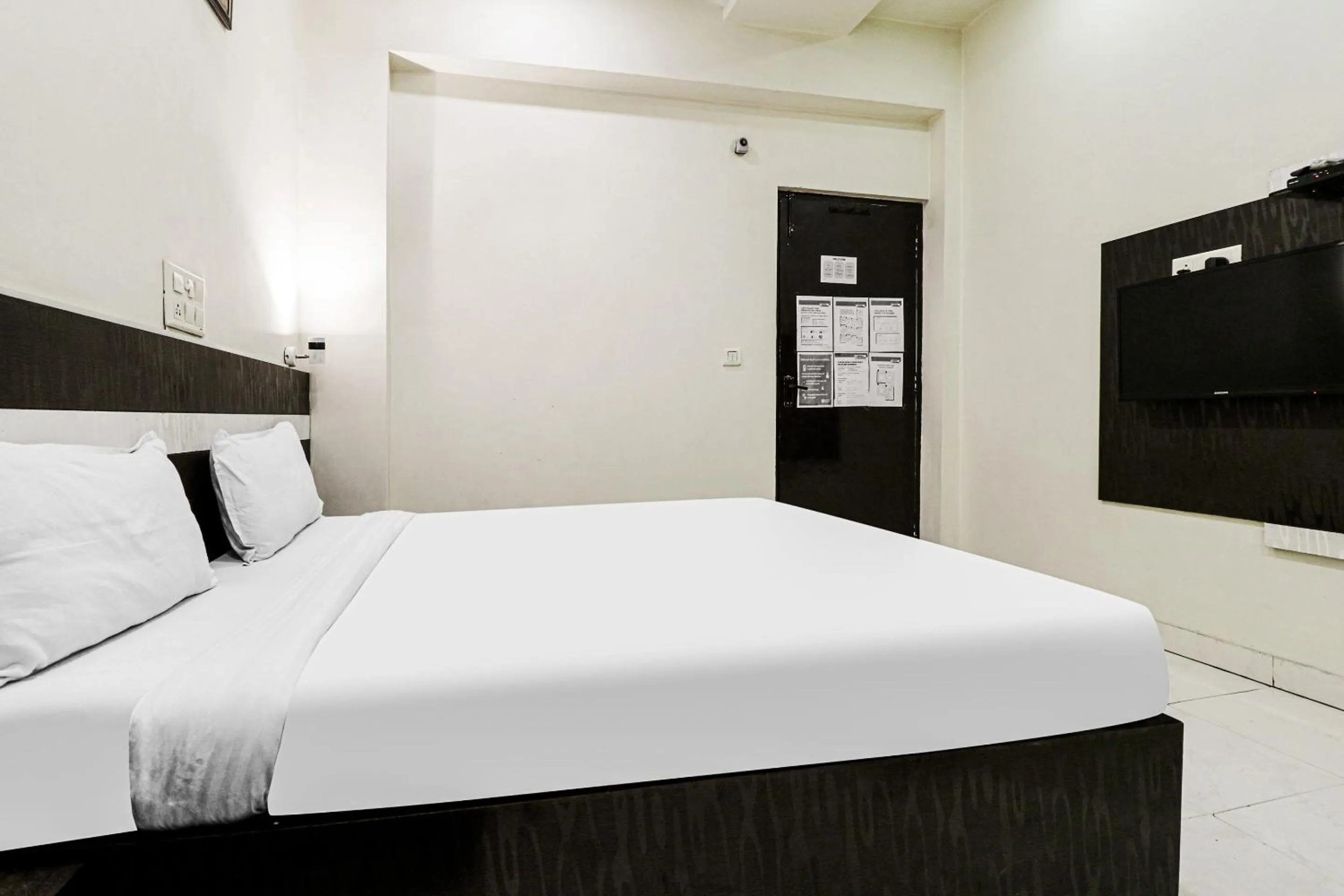 Bedroom, Bed in Hotel O Surya