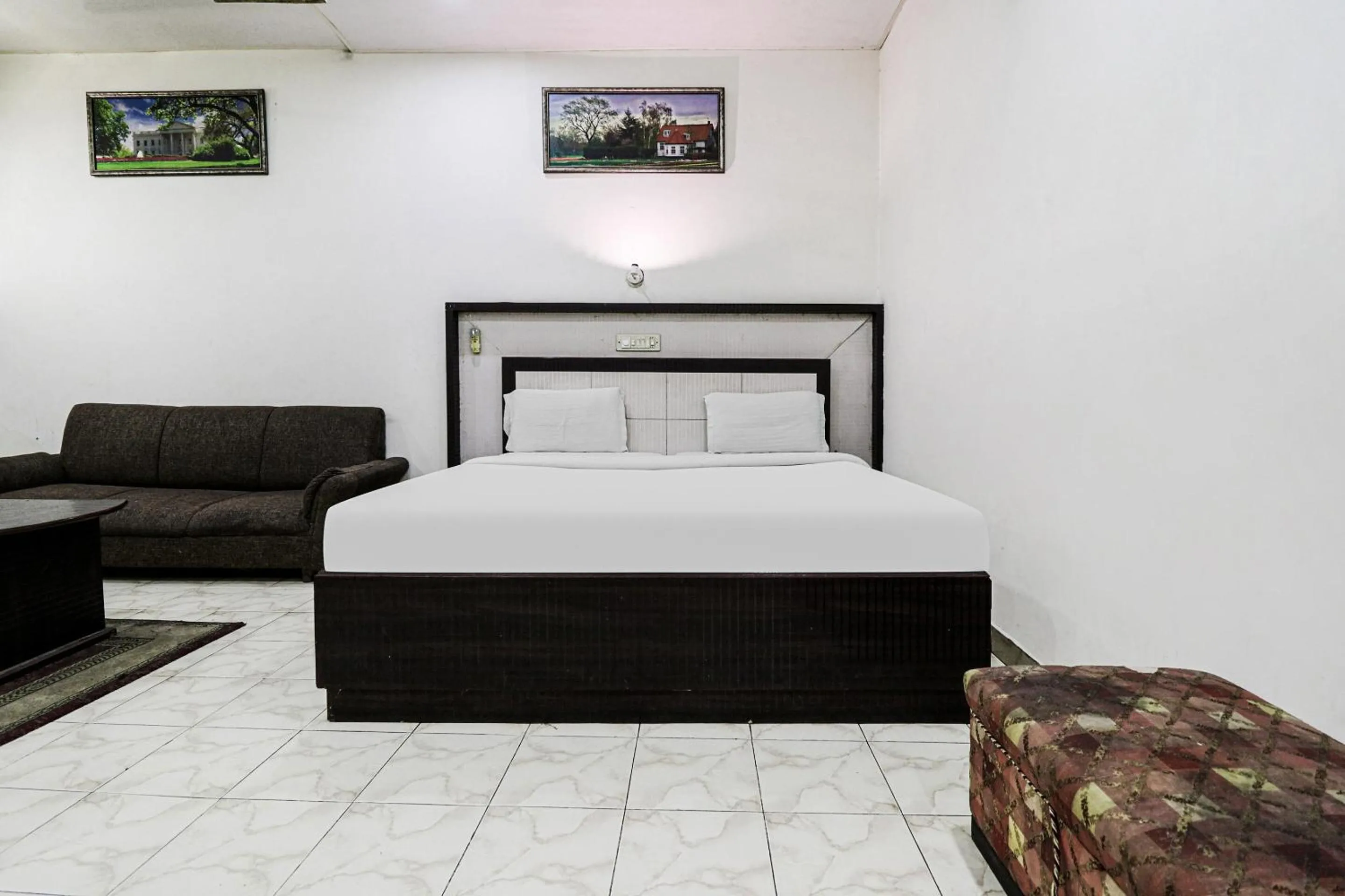 Bedroom, Bed in Hotel O Surya