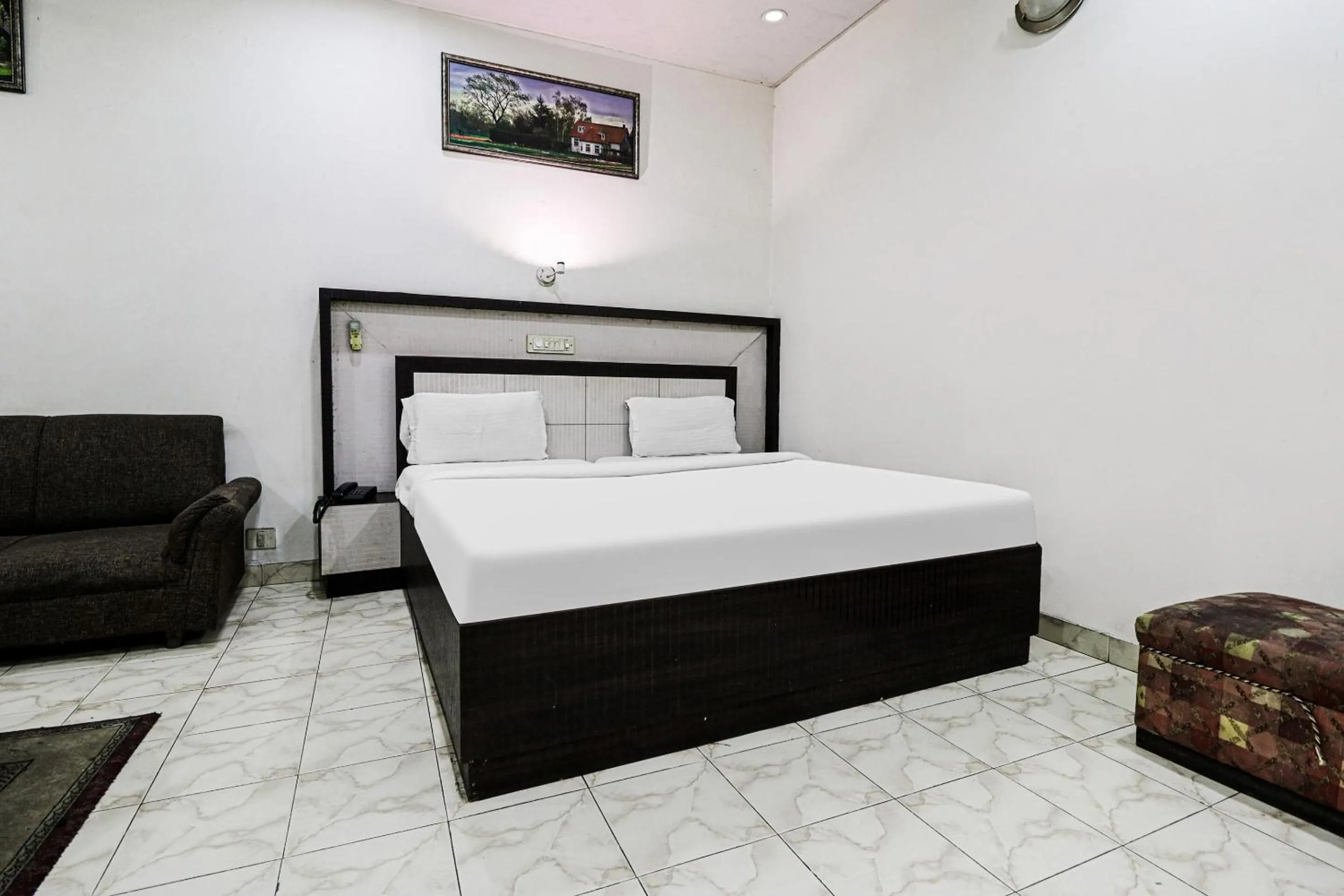 Bedroom, Bed in Hotel O Surya