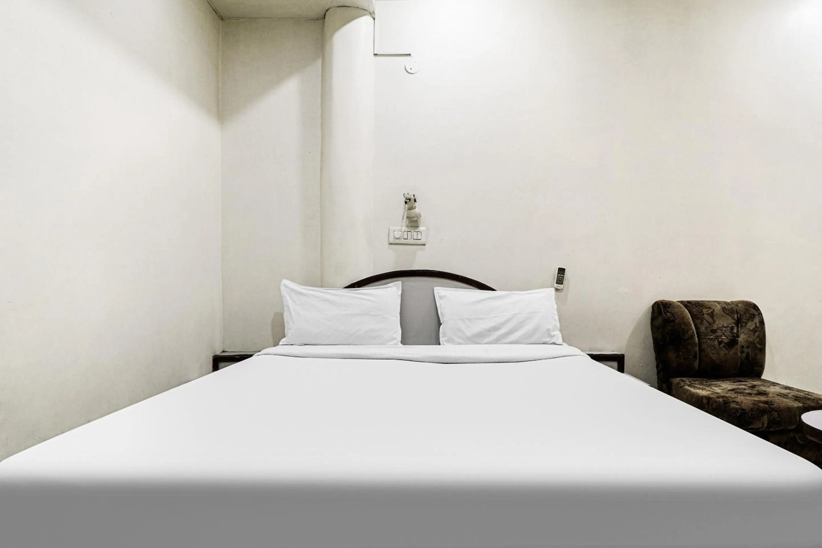 Bedroom, Bed in Hotel O Surya