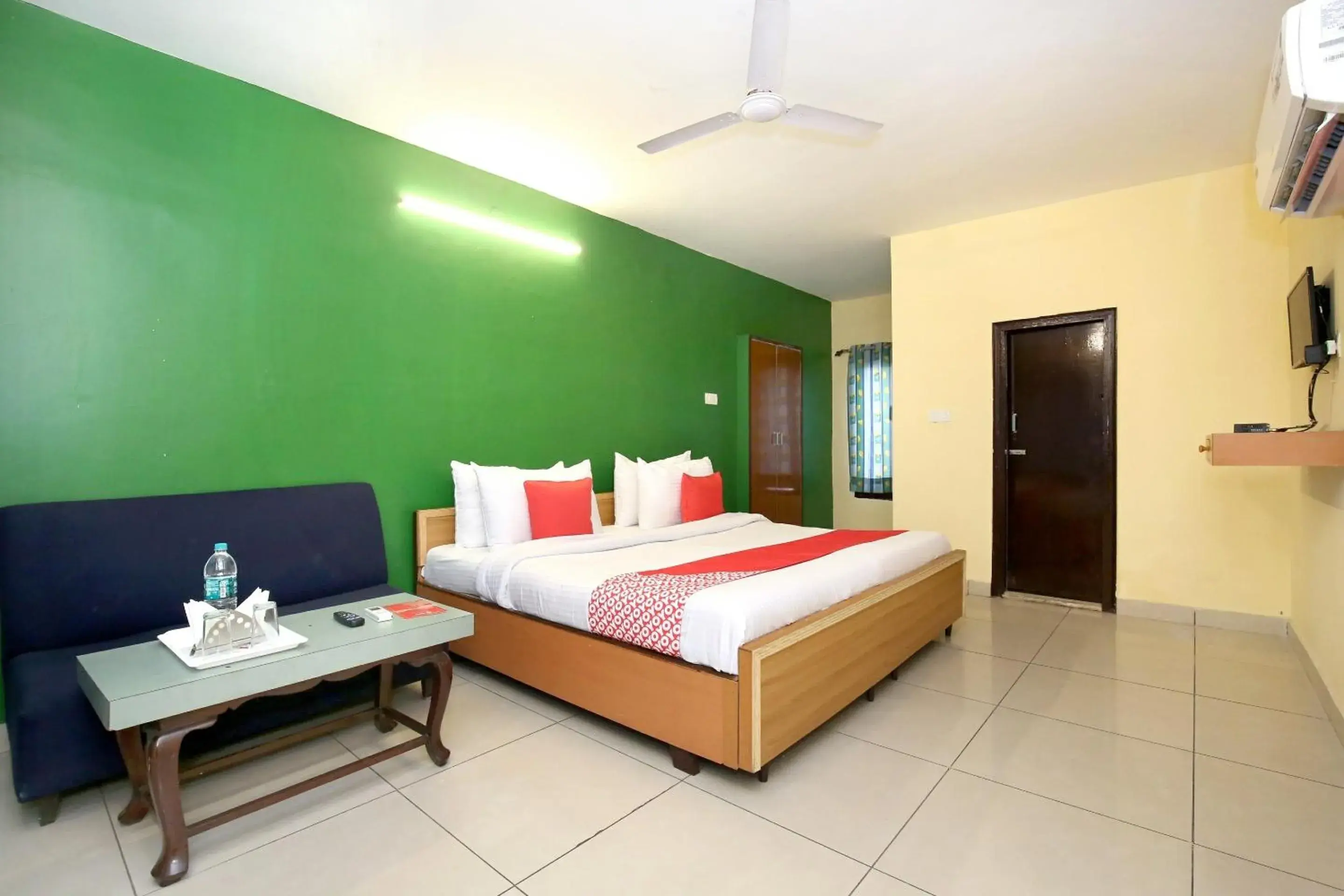 Standard Double Room - single occupancy in Hotel O Rajmahal Standard Double Room - single occupancy in Hotel O Rajmahal