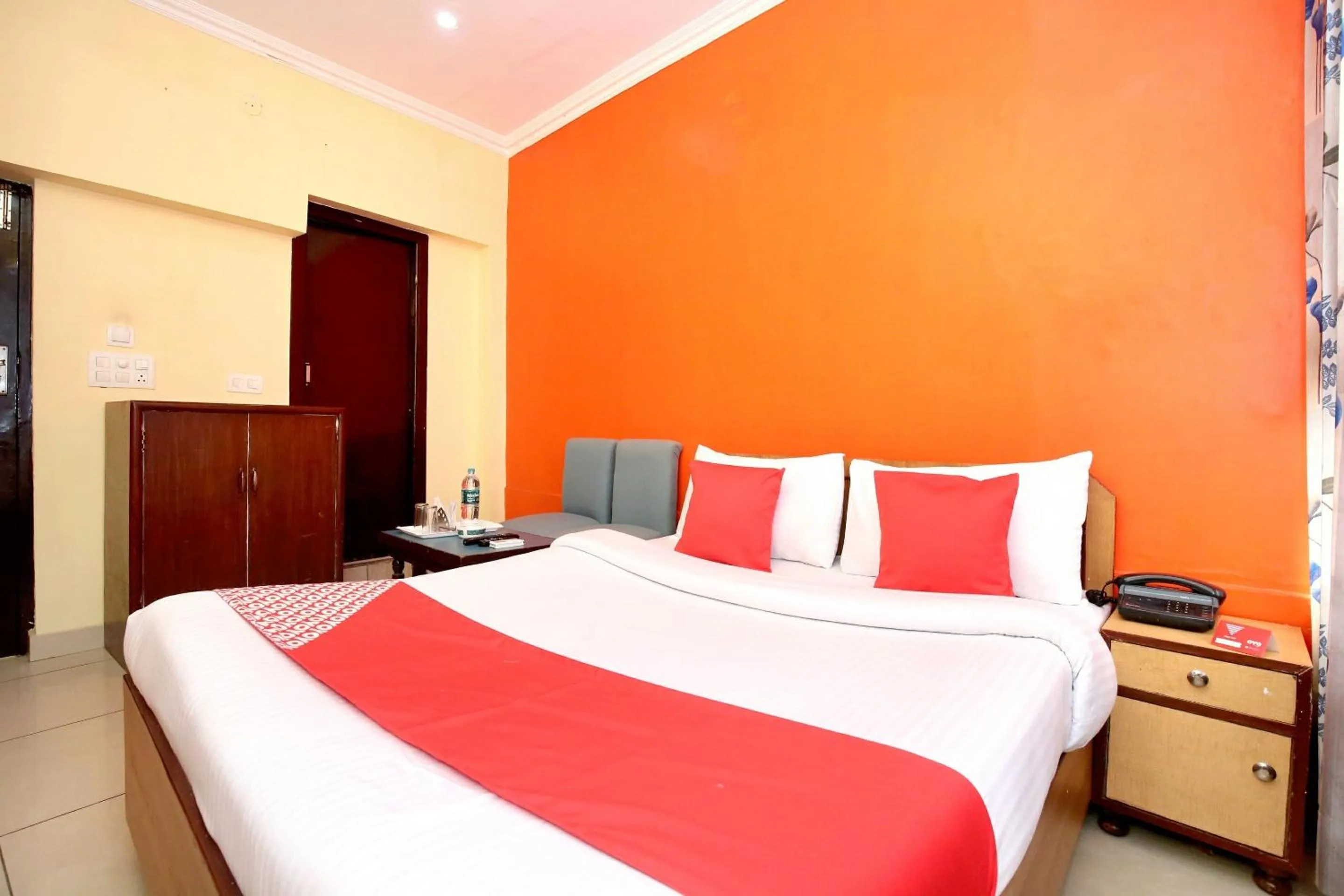 Bedroom, Bed in Hotel O Rajmahal