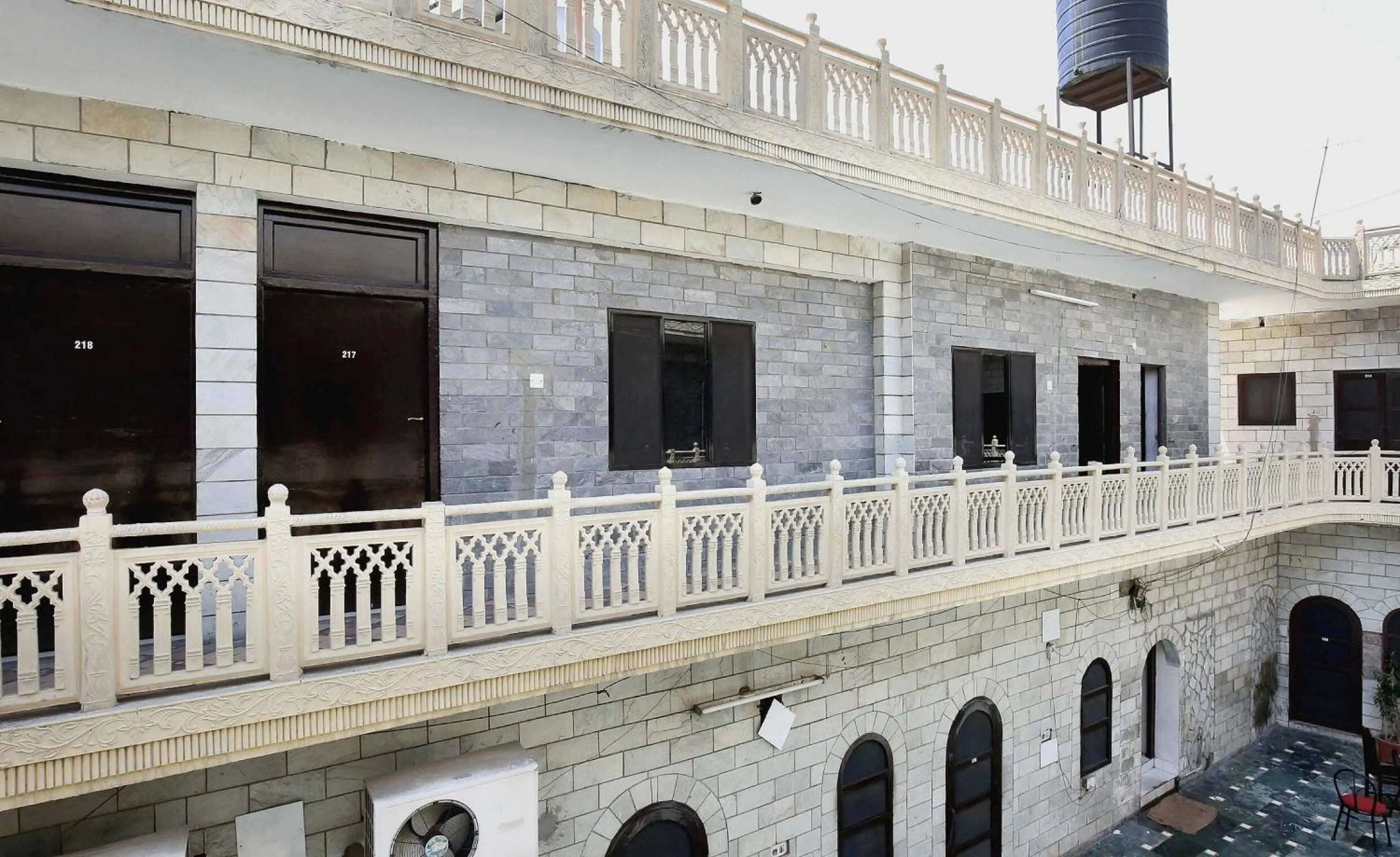 Facade/entrance in Hotel O Rajmahal