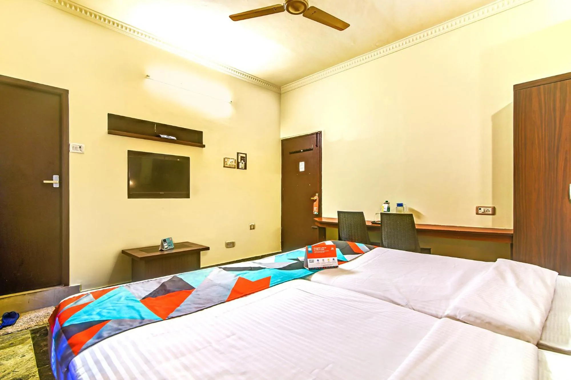Bedroom, Bed in FabExpress Nestlay Rooms - Nr ACS Medical hospital & Apollo Speaciality Hospitals