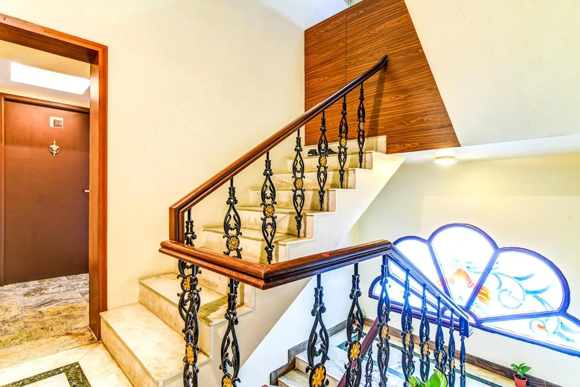 Lobby or reception in FabExpress Nestlay Rooms - Nr ACS Medical hospital & Apollo Speaciality Hospitals Lobby or reception in FabExpress Nestlay Rooms - Nr ACS Medical hospital & Apollo Speaciality Hospitals