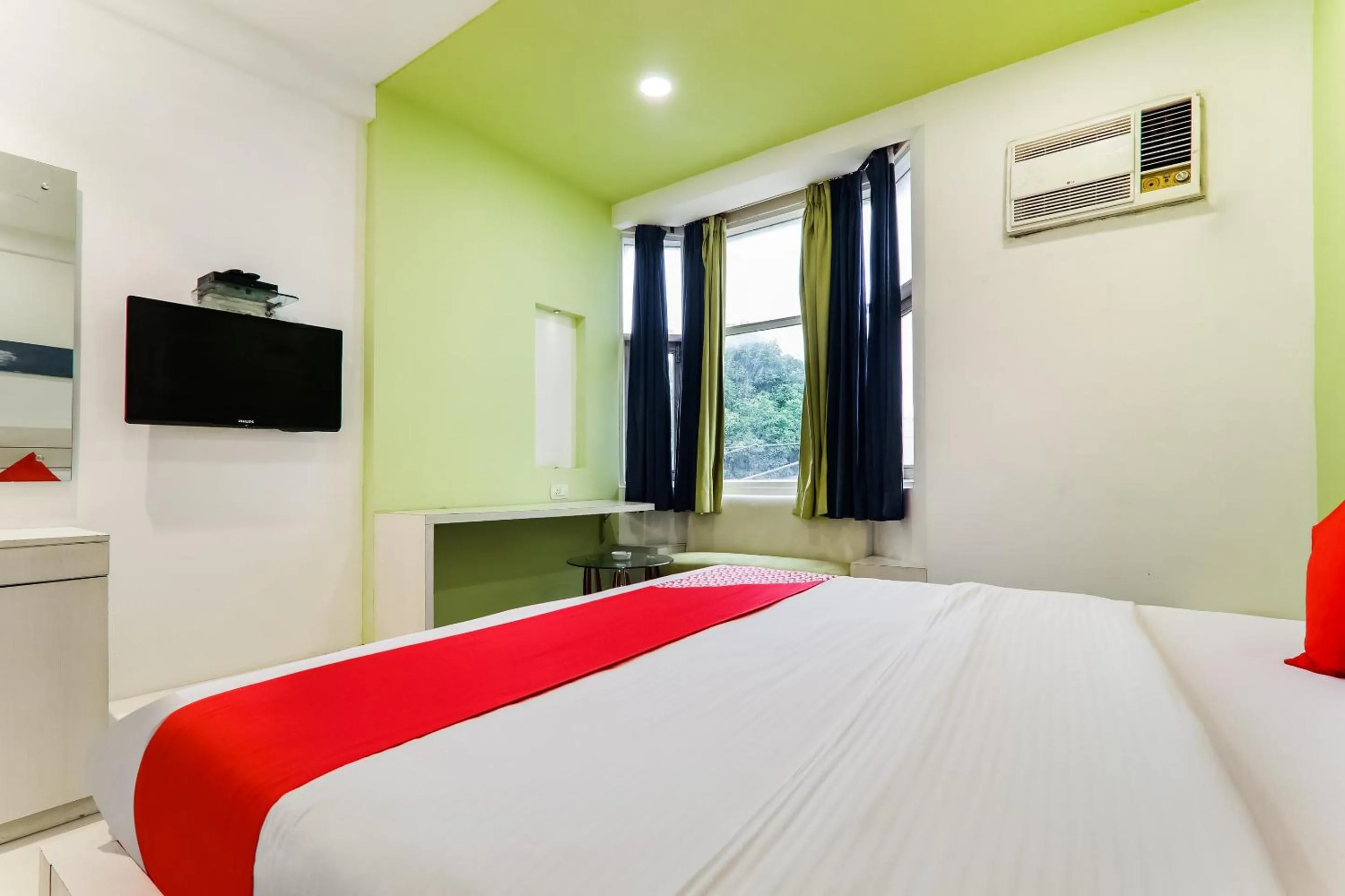 Bedroom in Super Hotel O Resort Sita Kiran