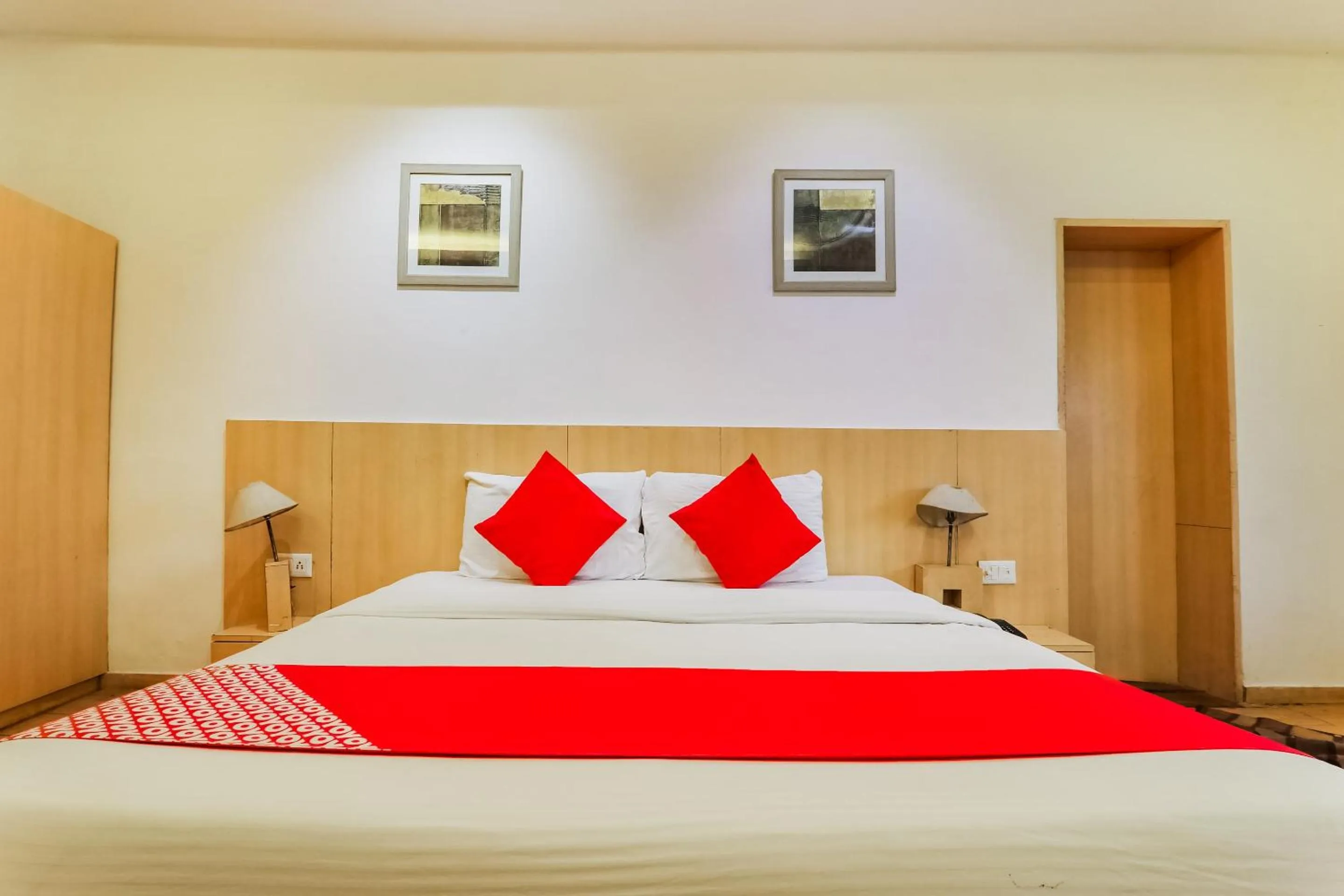 Bedroom in Super Hotel O Resort Sita Kiran