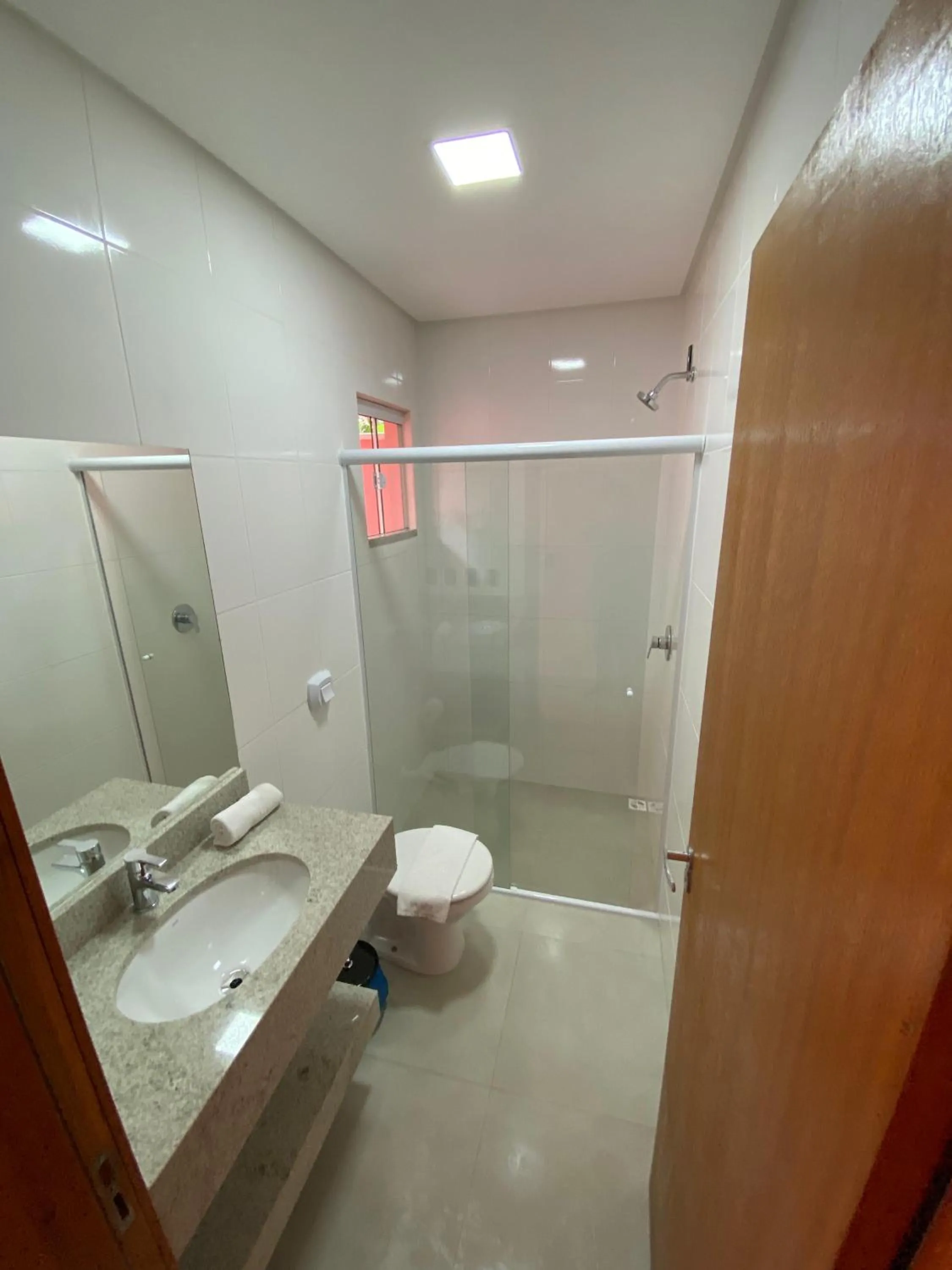 Shower in Pousada Baía dos Açores