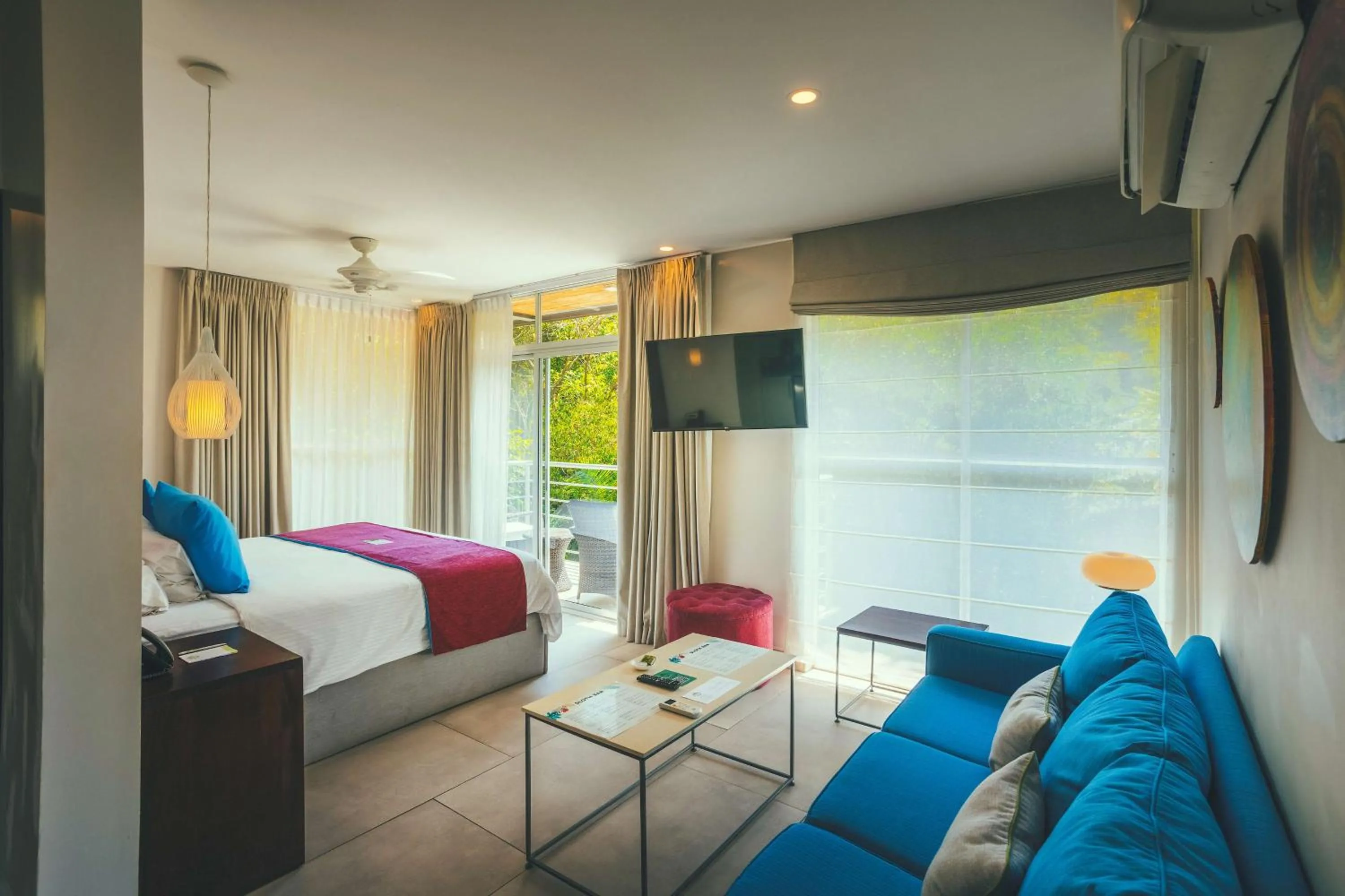 Bed in Jungle Vista Boutique Hotel