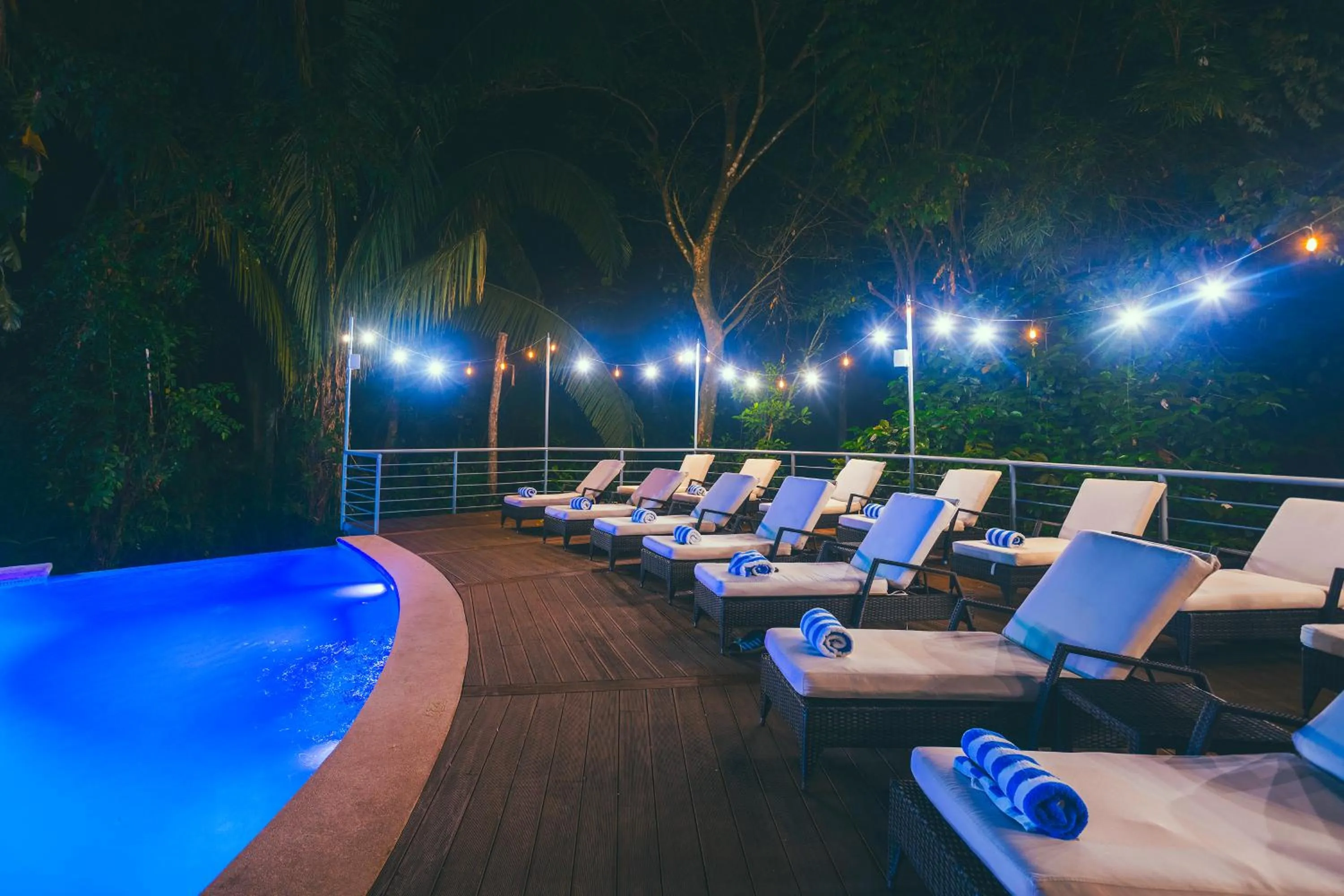 Swimming pool in Jungle Vista Boutique Hotel