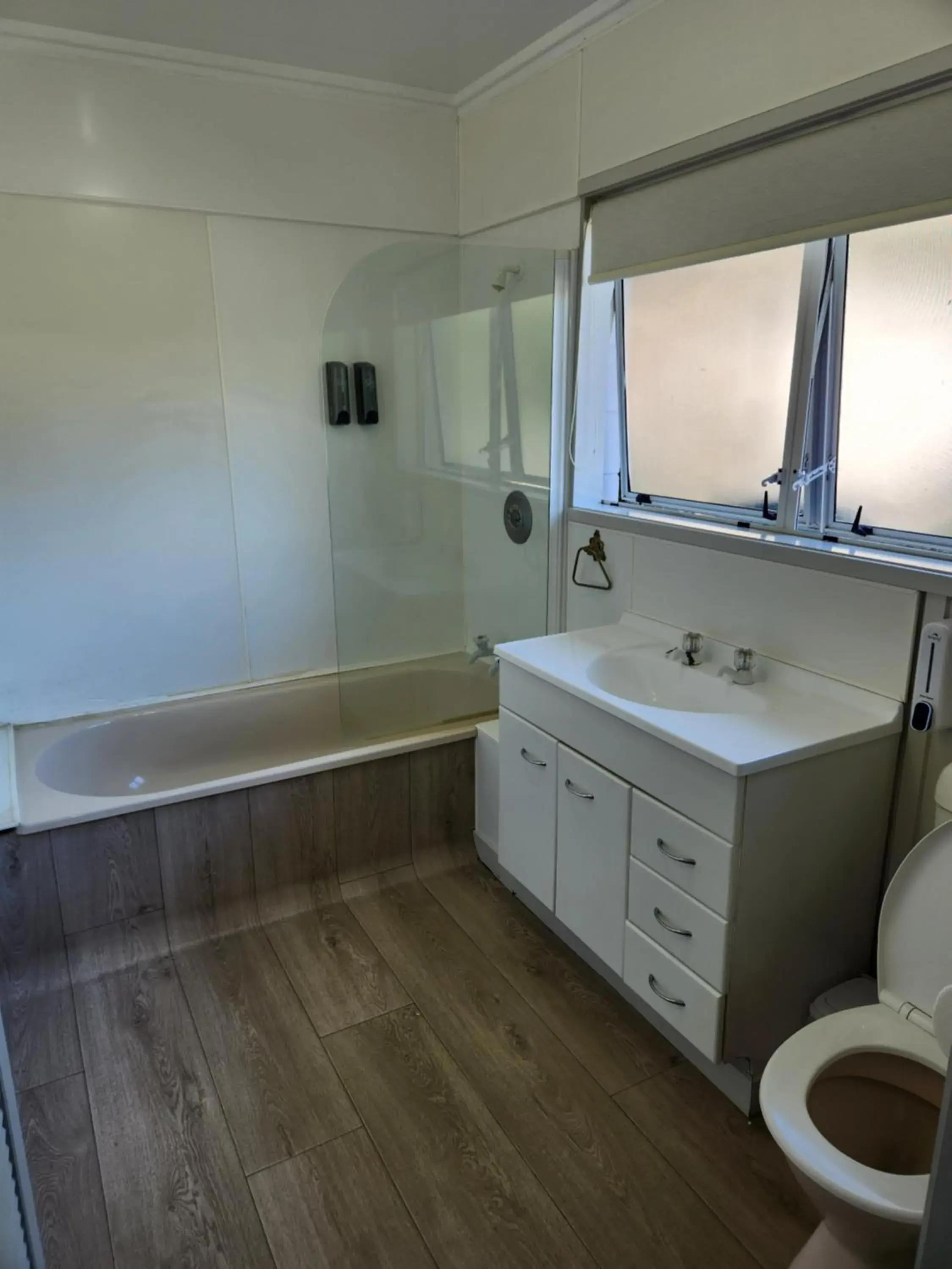 Studio Unit (maximum 5 guests) in Bay of Islands Holiday Park Studio Unit (maximum 5 guests) in Bay of Islands Holiday Park