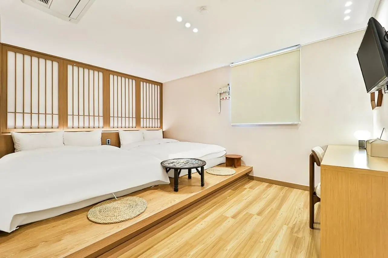 Bed in Gyeongju Hotel Gonggan Bed in Gyeongju Hotel Gonggan