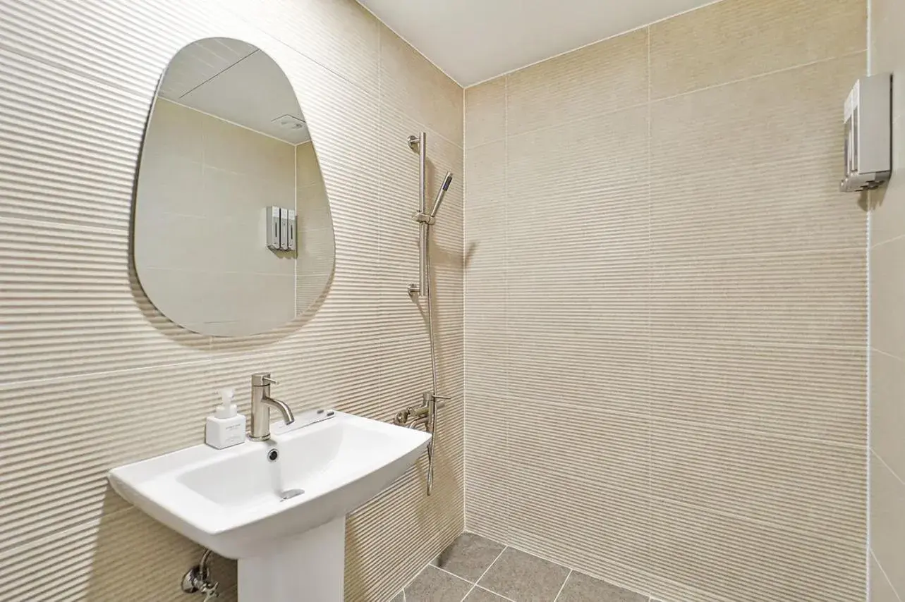 Photo of the whole room in Gyeongju Hotel Gonggan Photo of the whole room in Gyeongju Hotel Gonggan