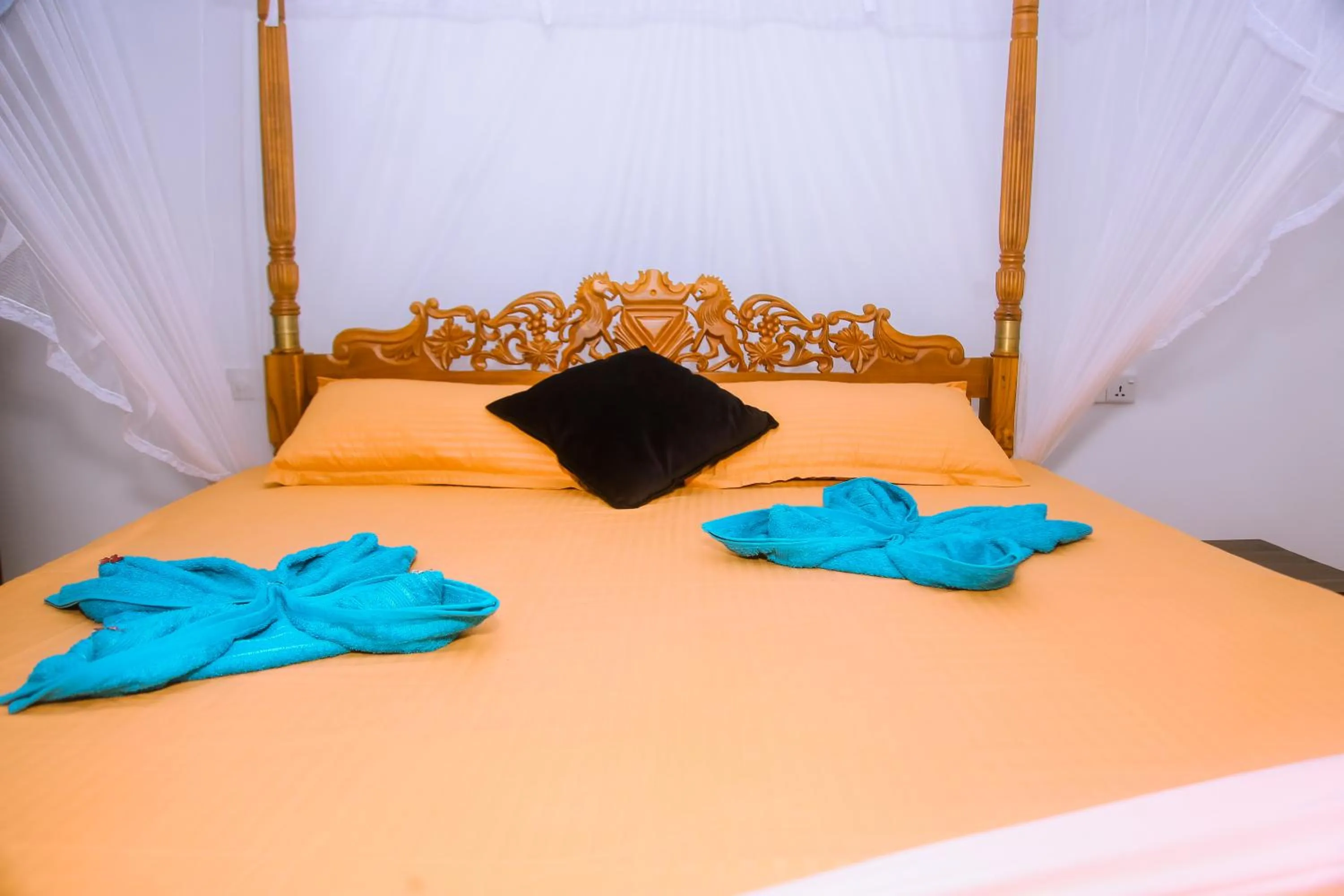 Bed in Brave resort Mirissa