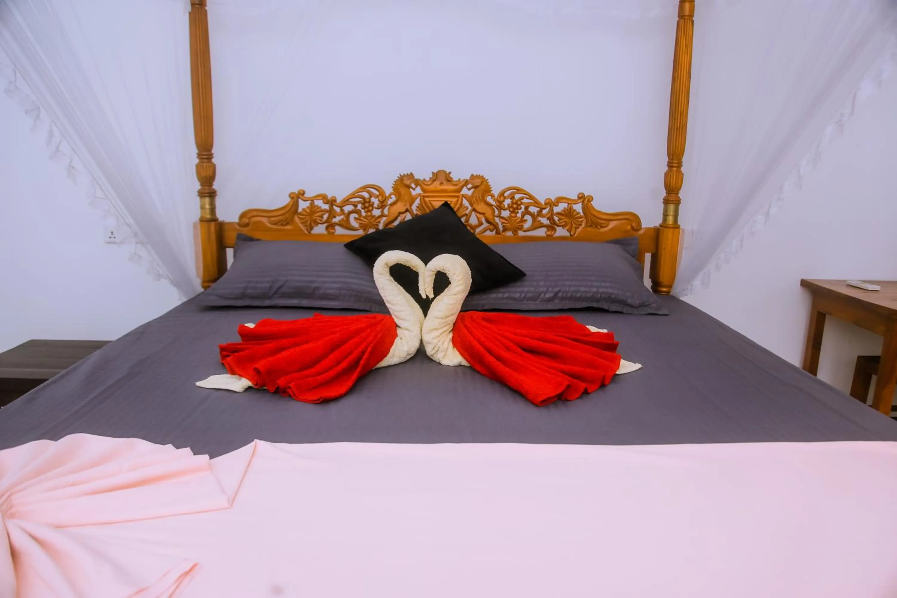 Bed in Brave resort Mirissa