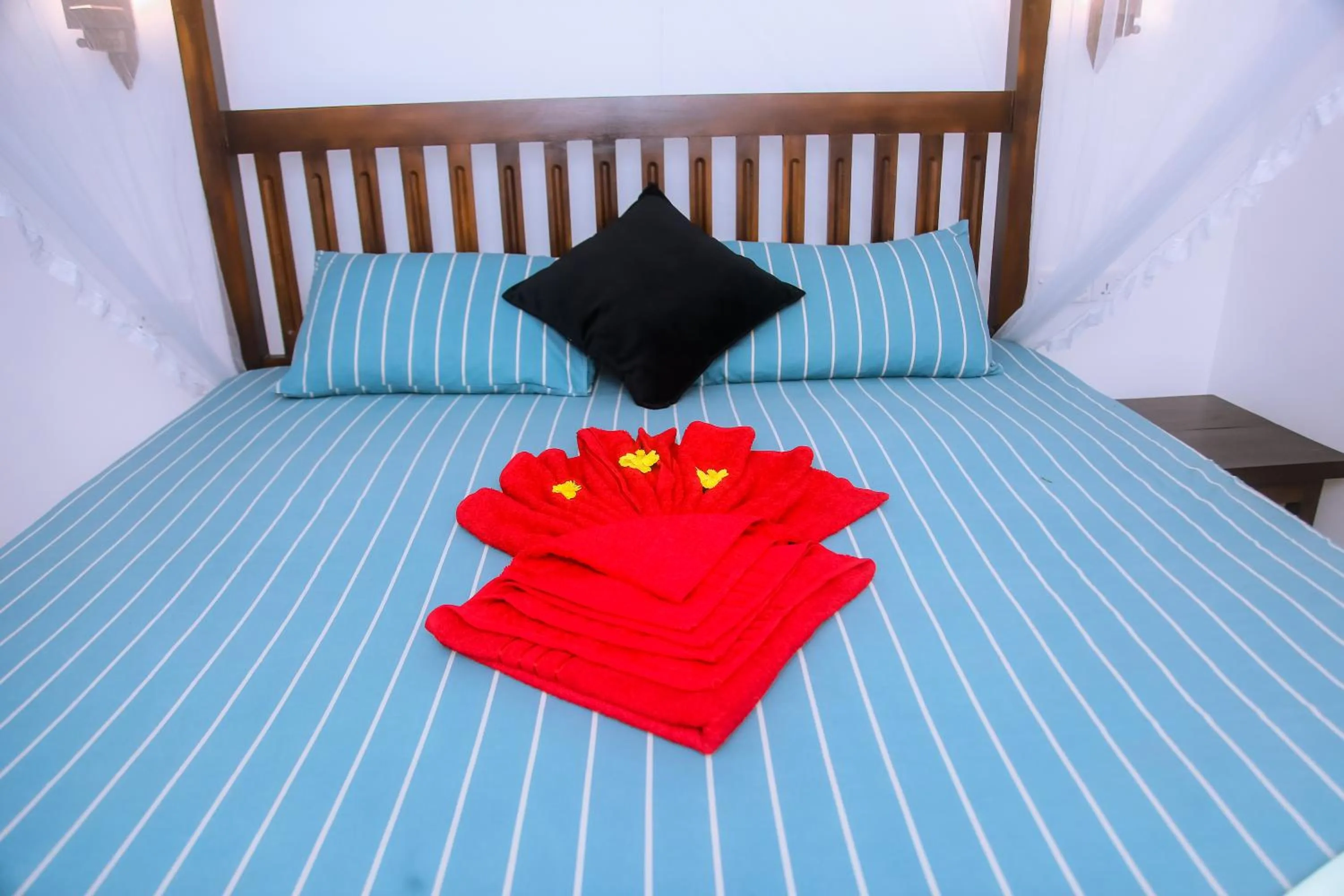 Bed in Brave resort Mirissa