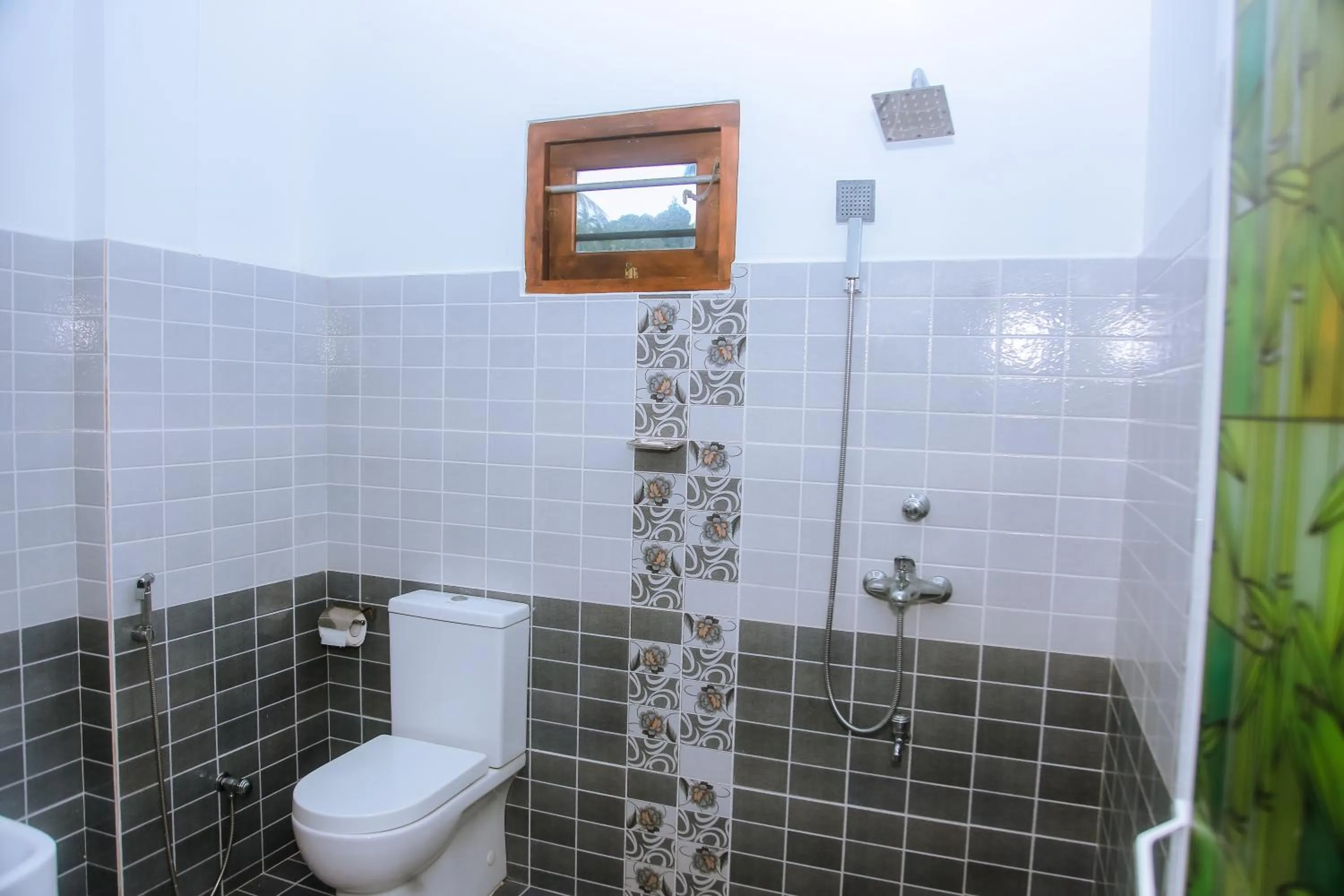 Shower in Brave resort Mirissa