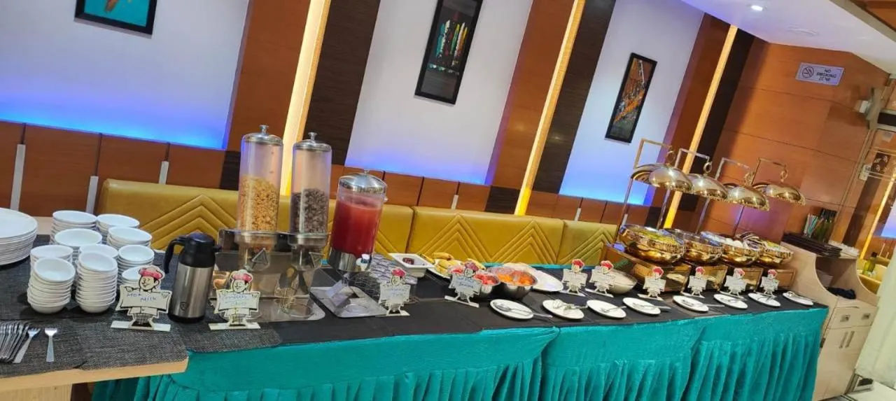 Breakfast in Hotel Royal Shelter