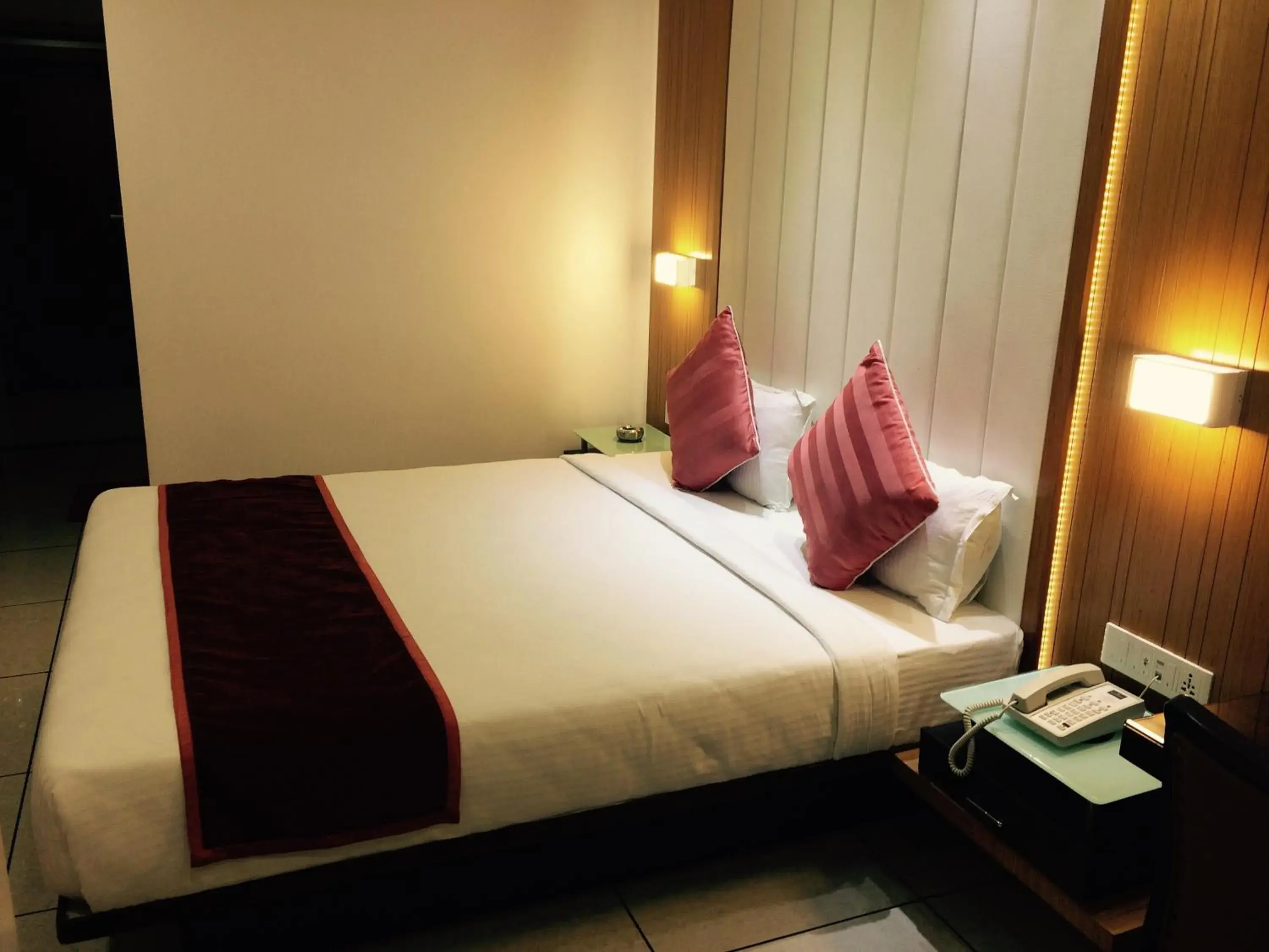 Bedroom, Bed in Hotel Royal Shelter Bedroom, Bed in Hotel Royal Shelter