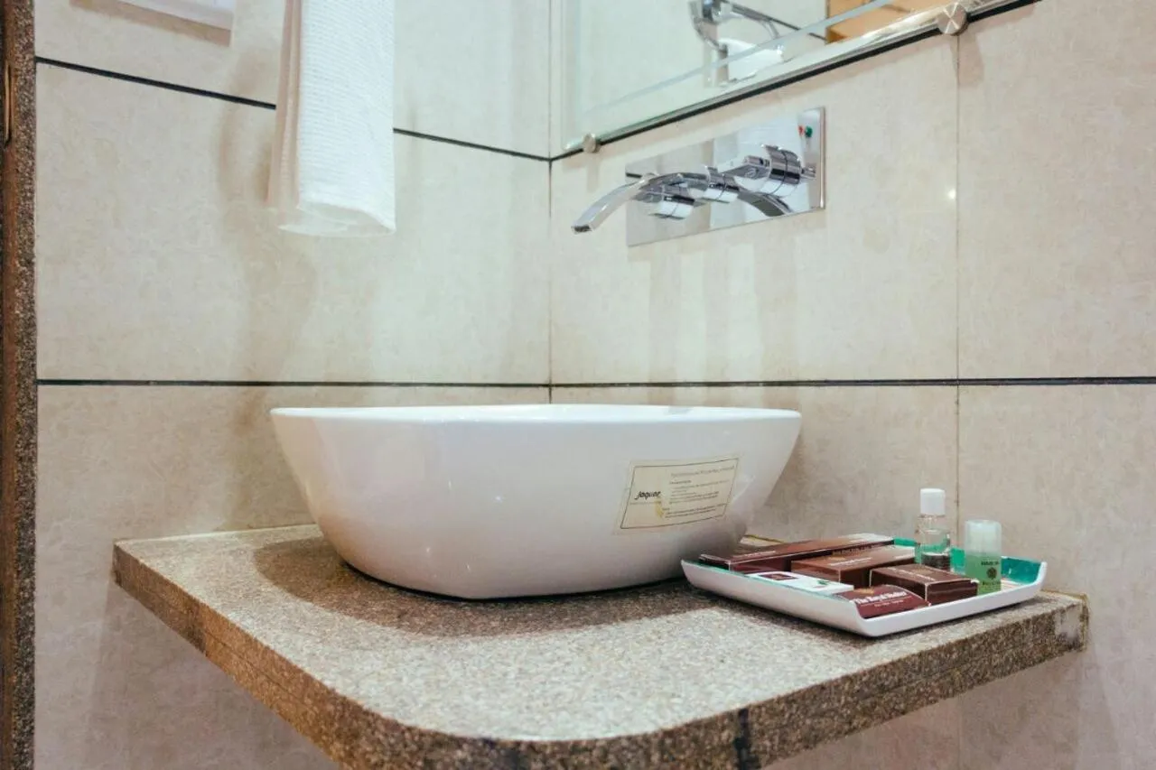 Bathroom in Hotel Royal Shelter