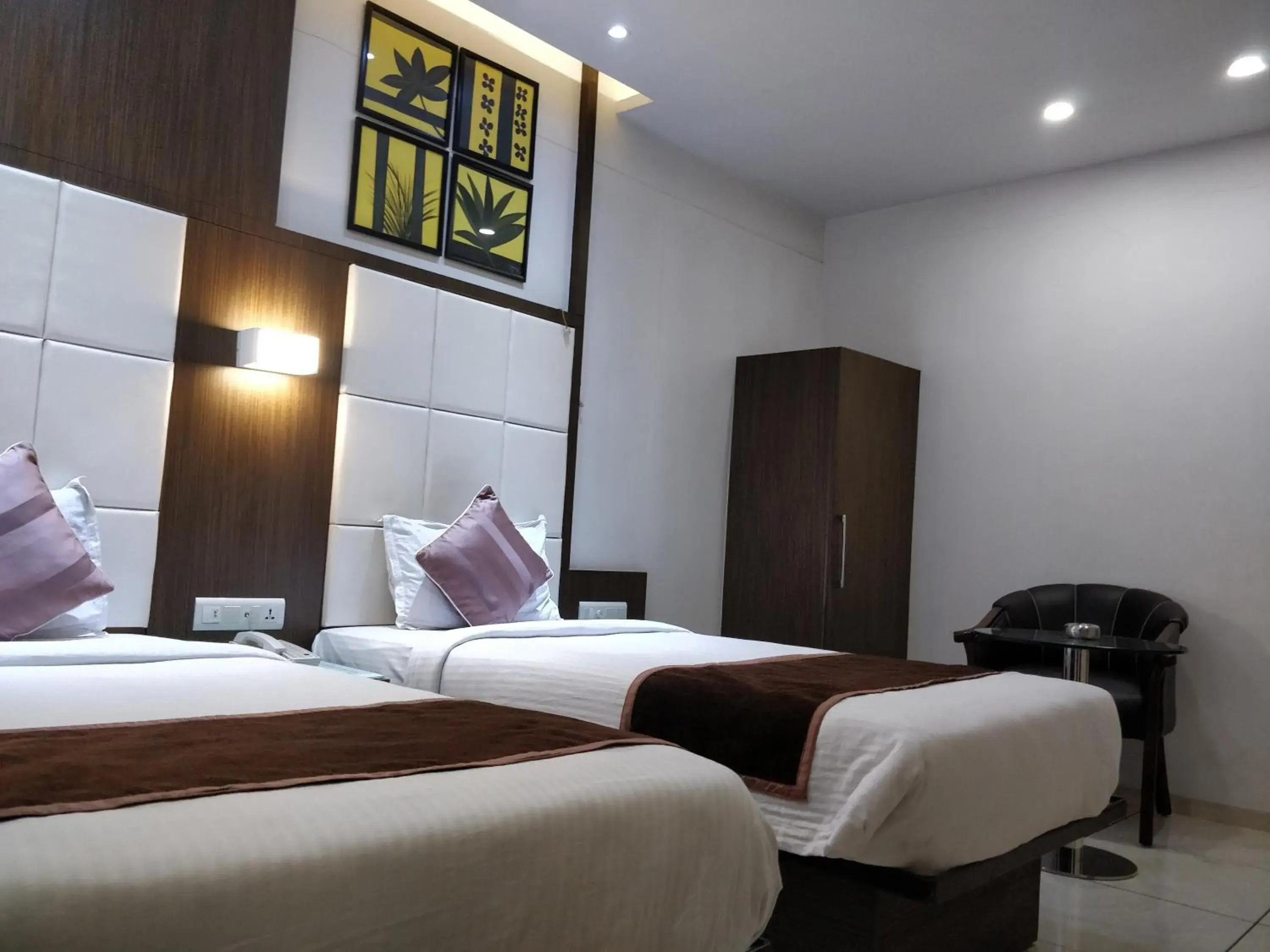 Bathroom, Bed in Hotel Royal Shelter Bathroom, Bed in Hotel Royal Shelter